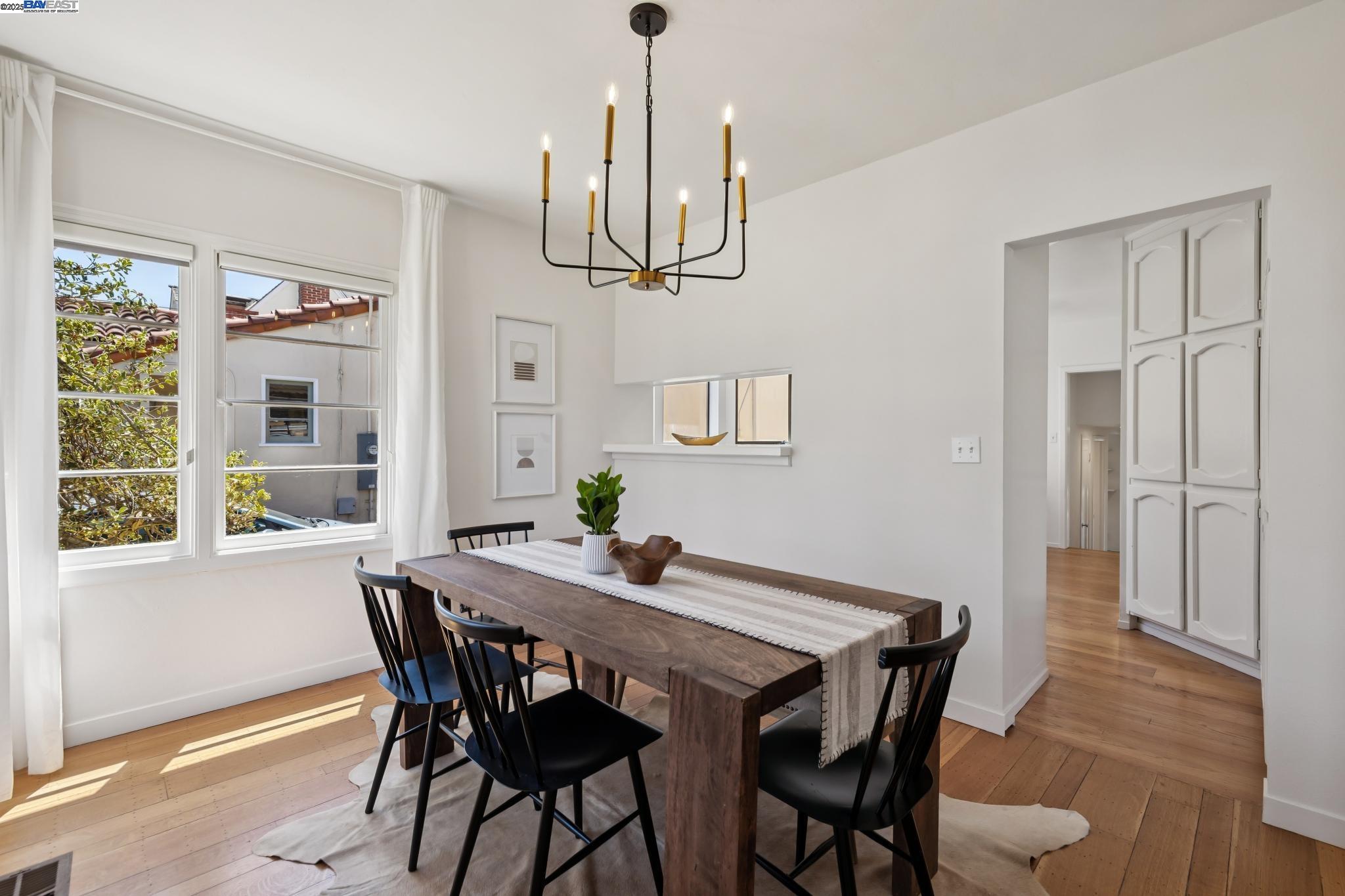 Detail Gallery Image 14 of 60 For 200 Santa Clara Ave, Alameda,  CA 94501 - 3 Beds | 1/1 Baths