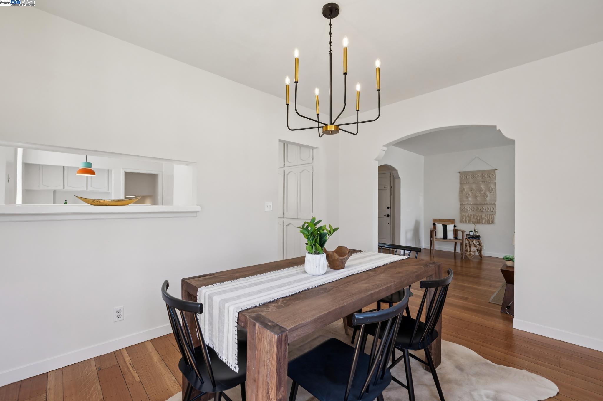 Detail Gallery Image 15 of 60 For 200 Santa Clara Ave, Alameda,  CA 94501 - 3 Beds | 1/1 Baths