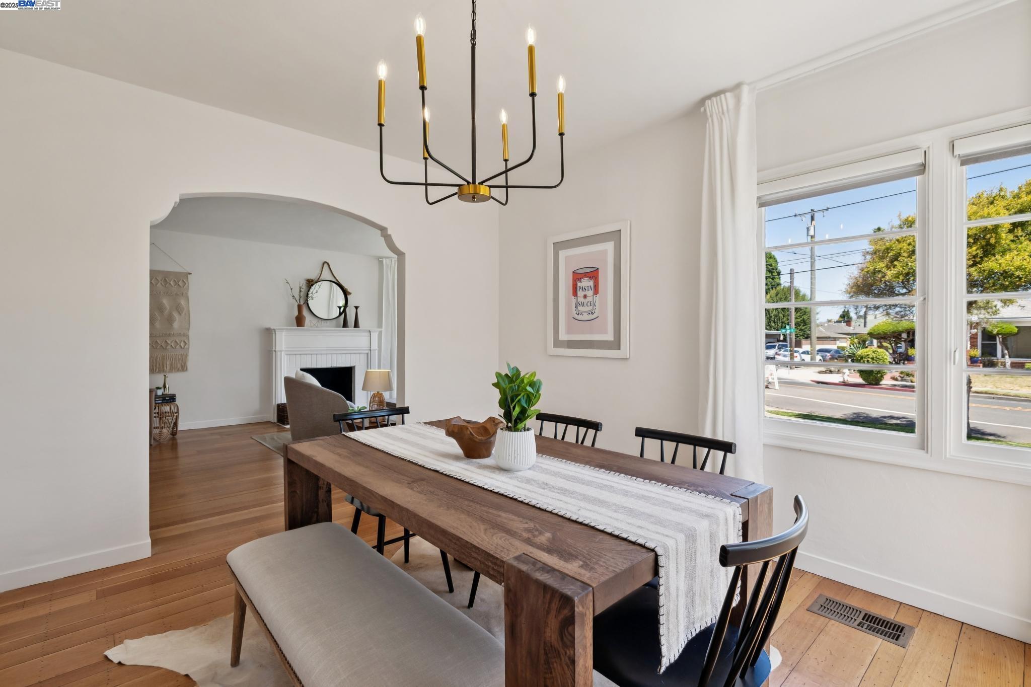 Detail Gallery Image 16 of 60 For 200 Santa Clara Ave, Alameda,  CA 94501 - 3 Beds | 1/1 Baths