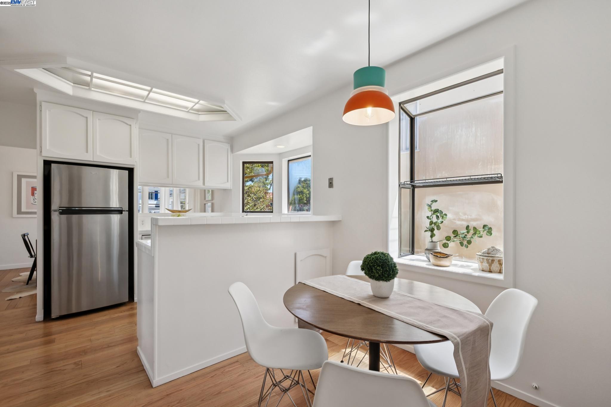 Detail Gallery Image 23 of 60 For 200 Santa Clara Ave, Alameda,  CA 94501 - 3 Beds | 1/1 Baths