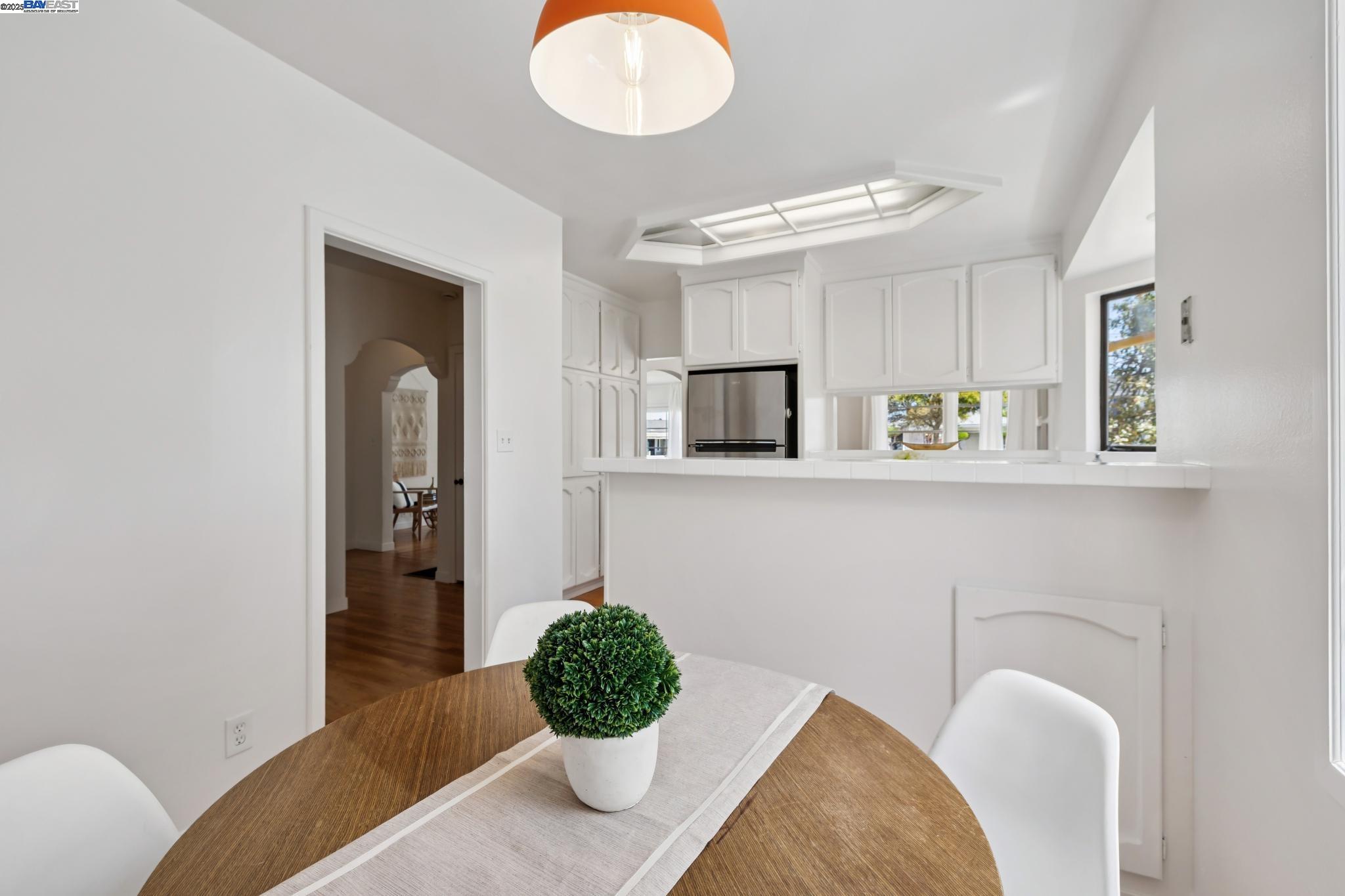 Detail Gallery Image 24 of 60 For 200 Santa Clara Ave, Alameda,  CA 94501 - 3 Beds | 1/1 Baths