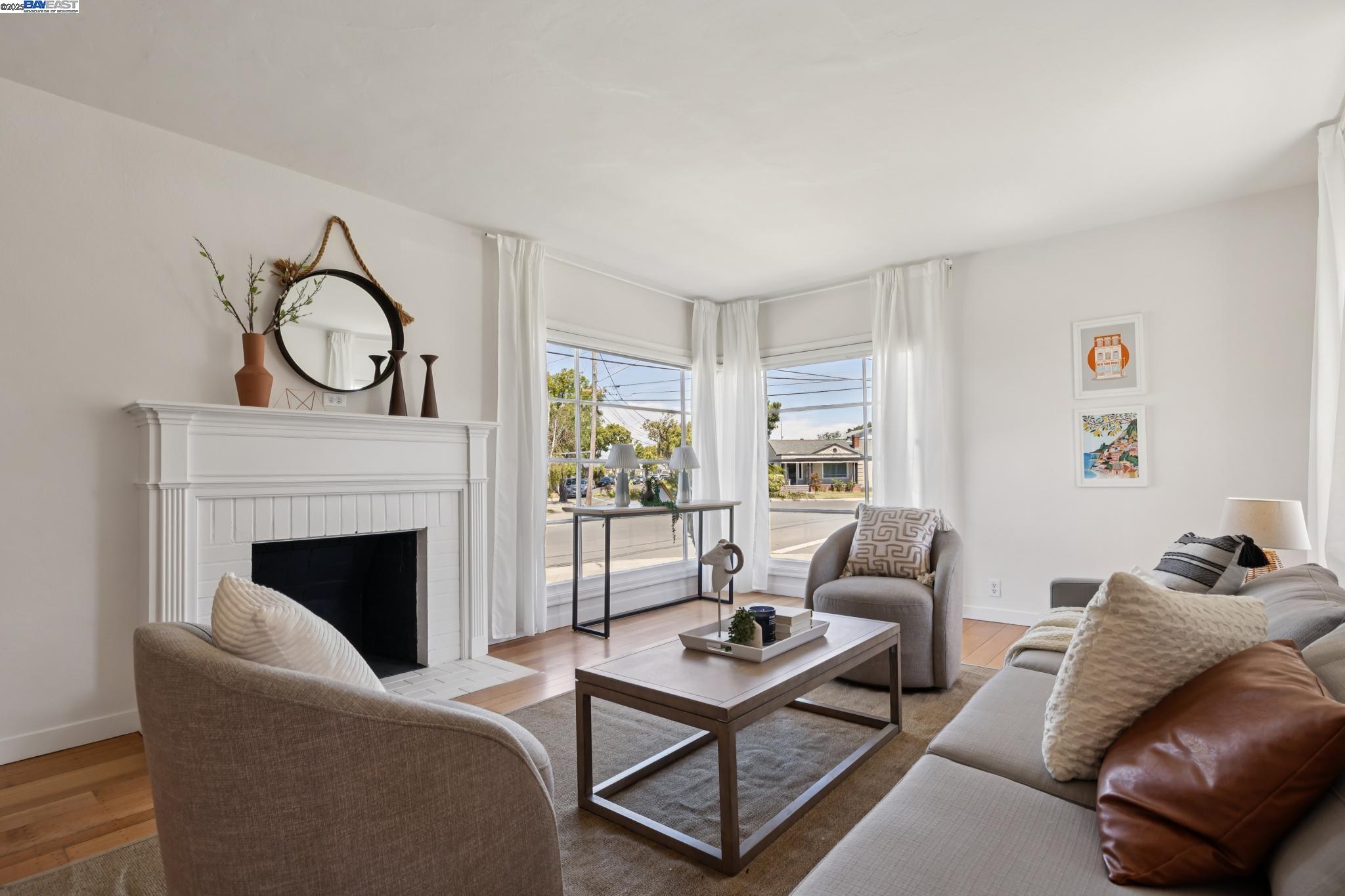 Detail Gallery Image 6 of 60 For 200 Santa Clara Ave, Alameda,  CA 94501 - 3 Beds | 1/1 Baths