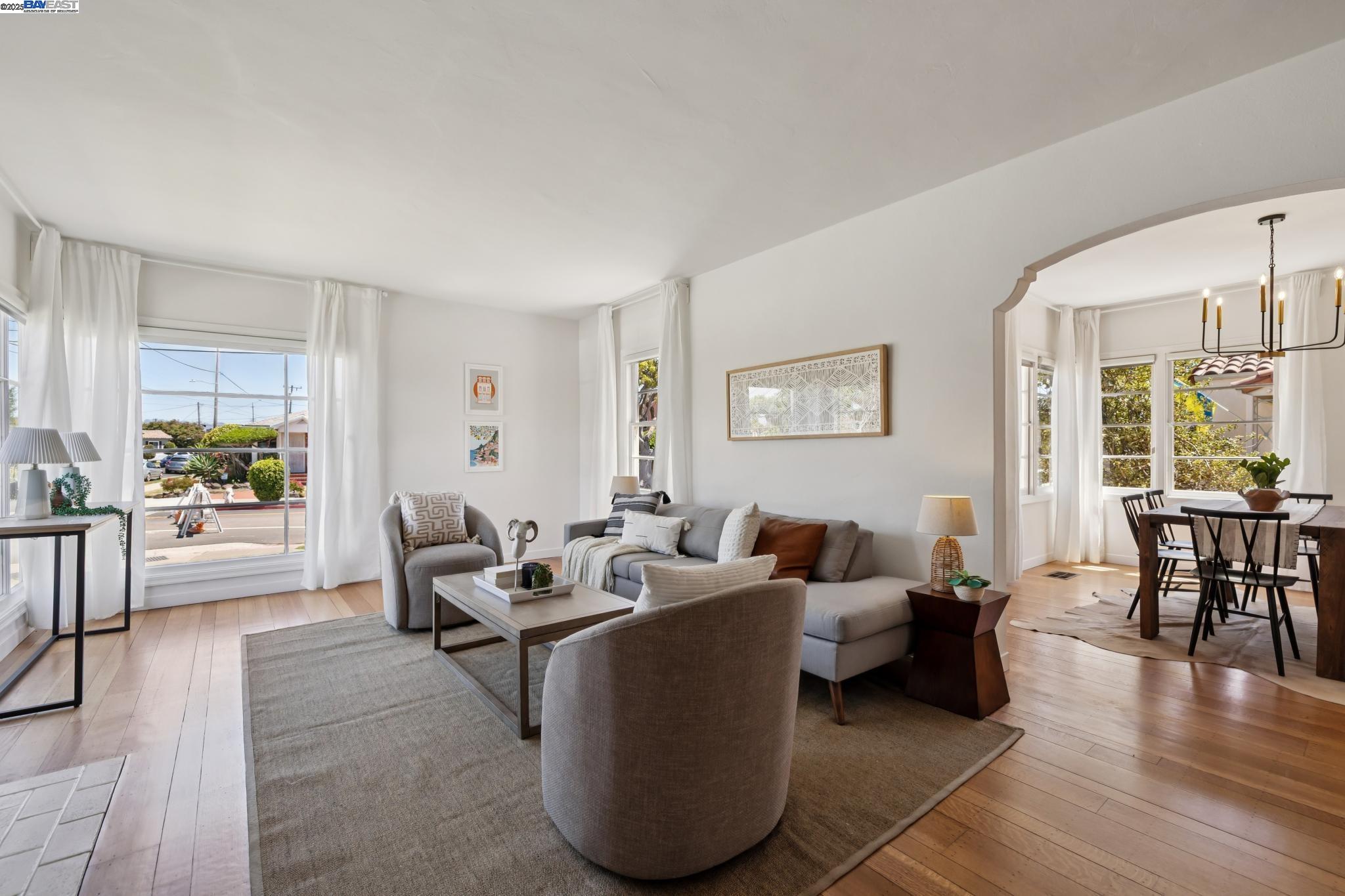 Detail Gallery Image 8 of 60 For 200 Santa Clara Ave, Alameda,  CA 94501 - 3 Beds | 1/1 Baths