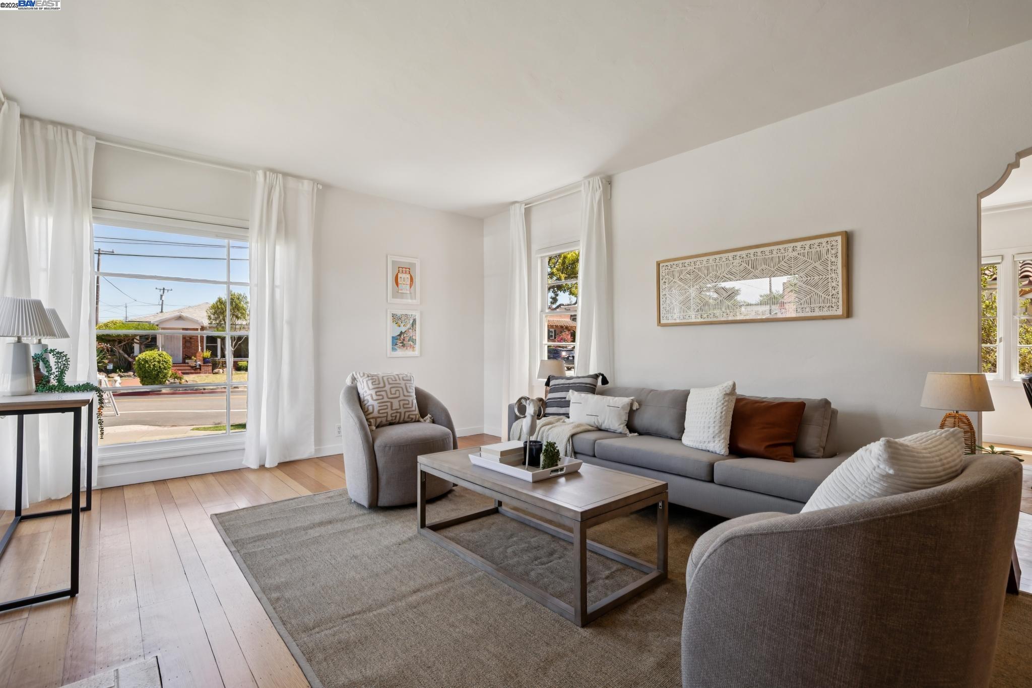 Detail Gallery Image 9 of 60 For 200 Santa Clara Ave, Alameda,  CA 94501 - 3 Beds | 1/1 Baths