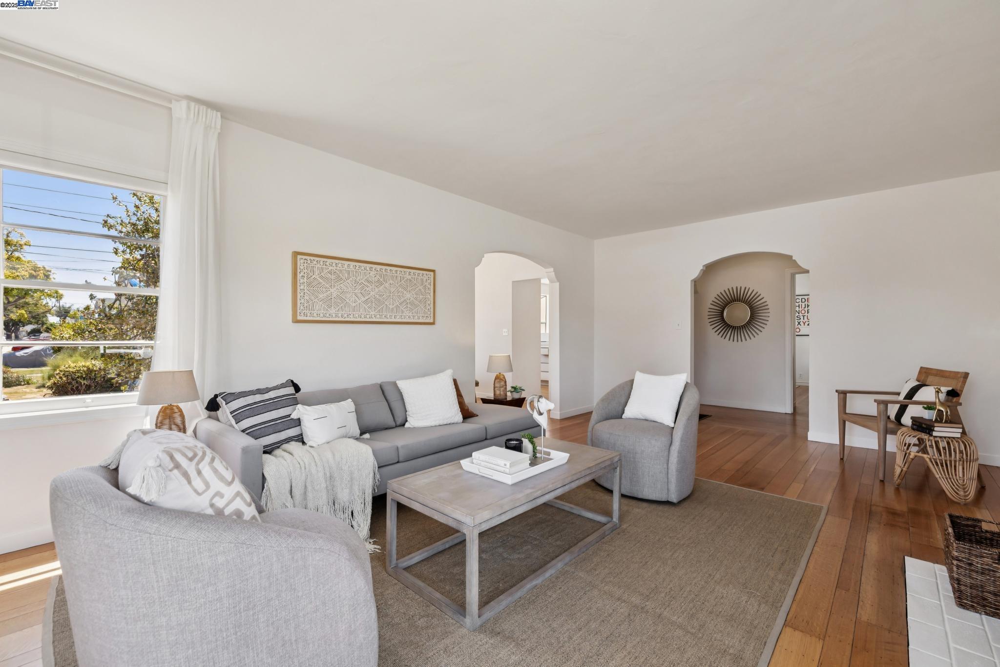 Detail Gallery Image 10 of 60 For 200 Santa Clara Ave, Alameda,  CA 94501 - 3 Beds | 1/1 Baths