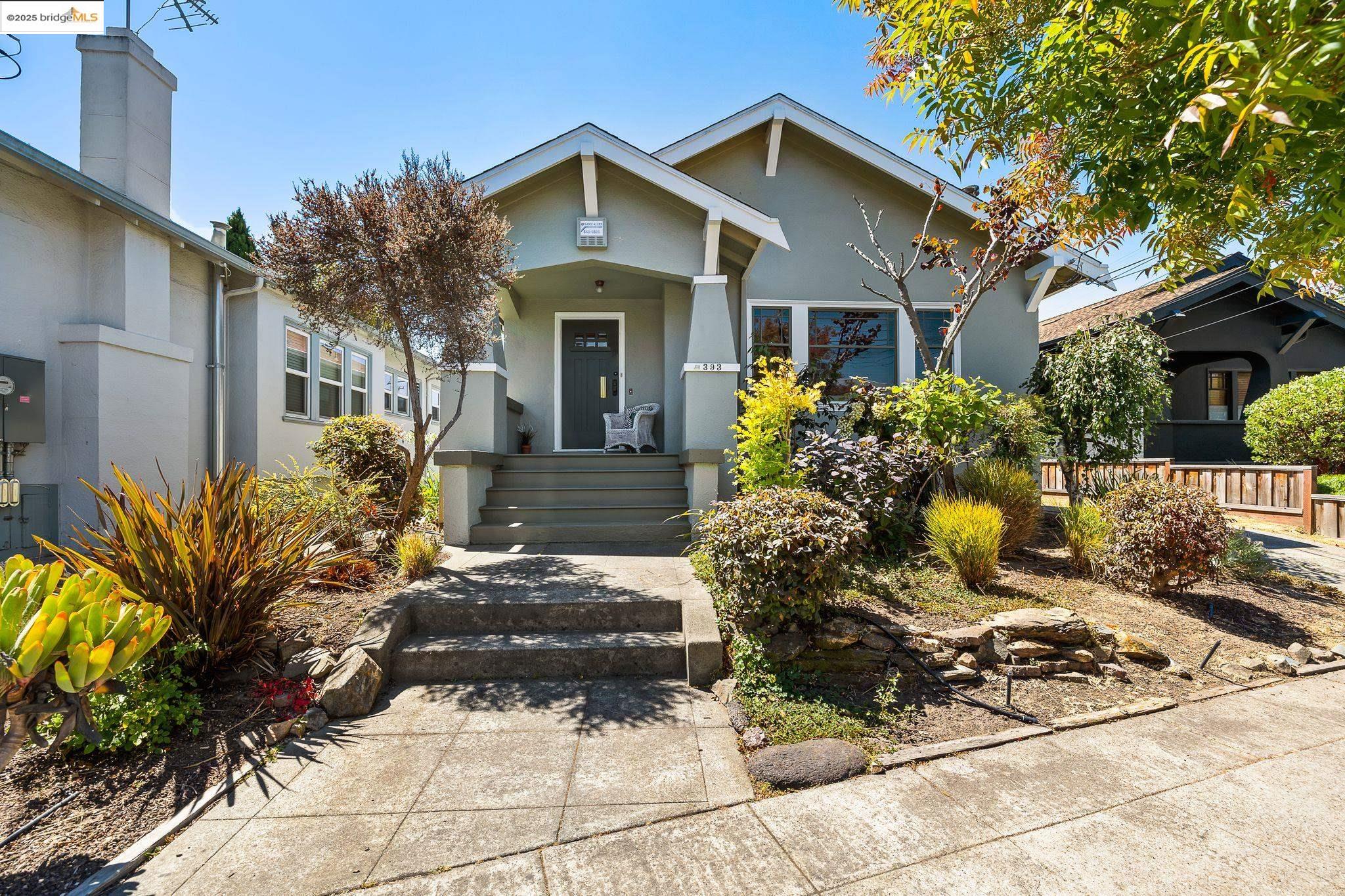 Detail Gallery Image 1 of 60 For 393 43rd St, Oakland,  CA 94609 - 2 Beds | 1 Baths