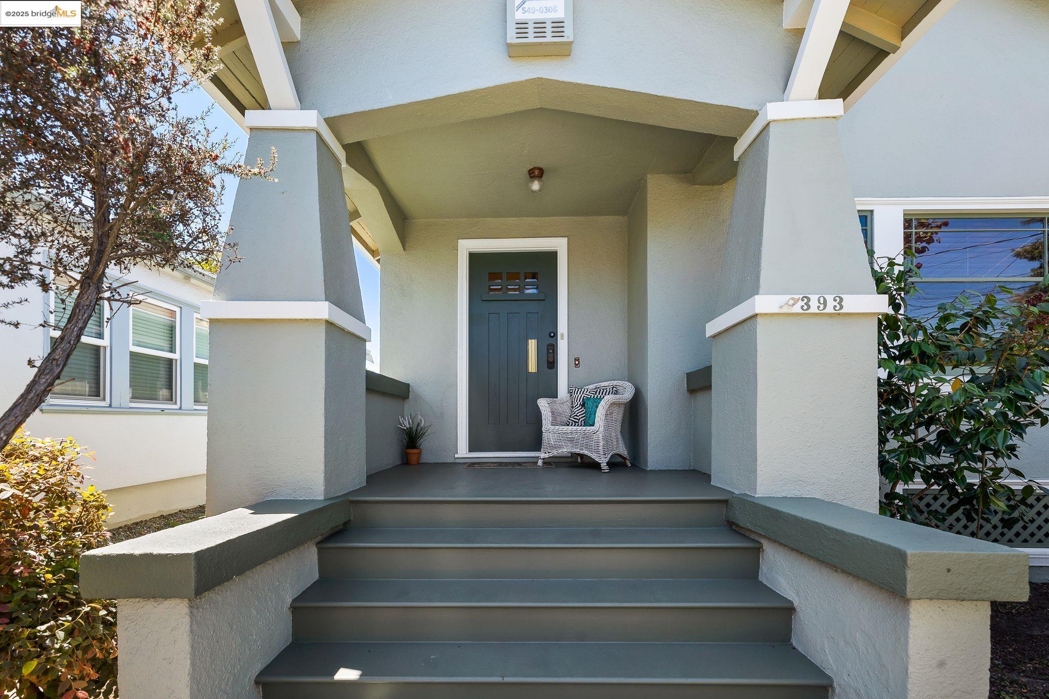 Detail Gallery Image 2 of 60 For 393 43rd St, Oakland,  CA 94609 - 2 Beds | 1 Baths