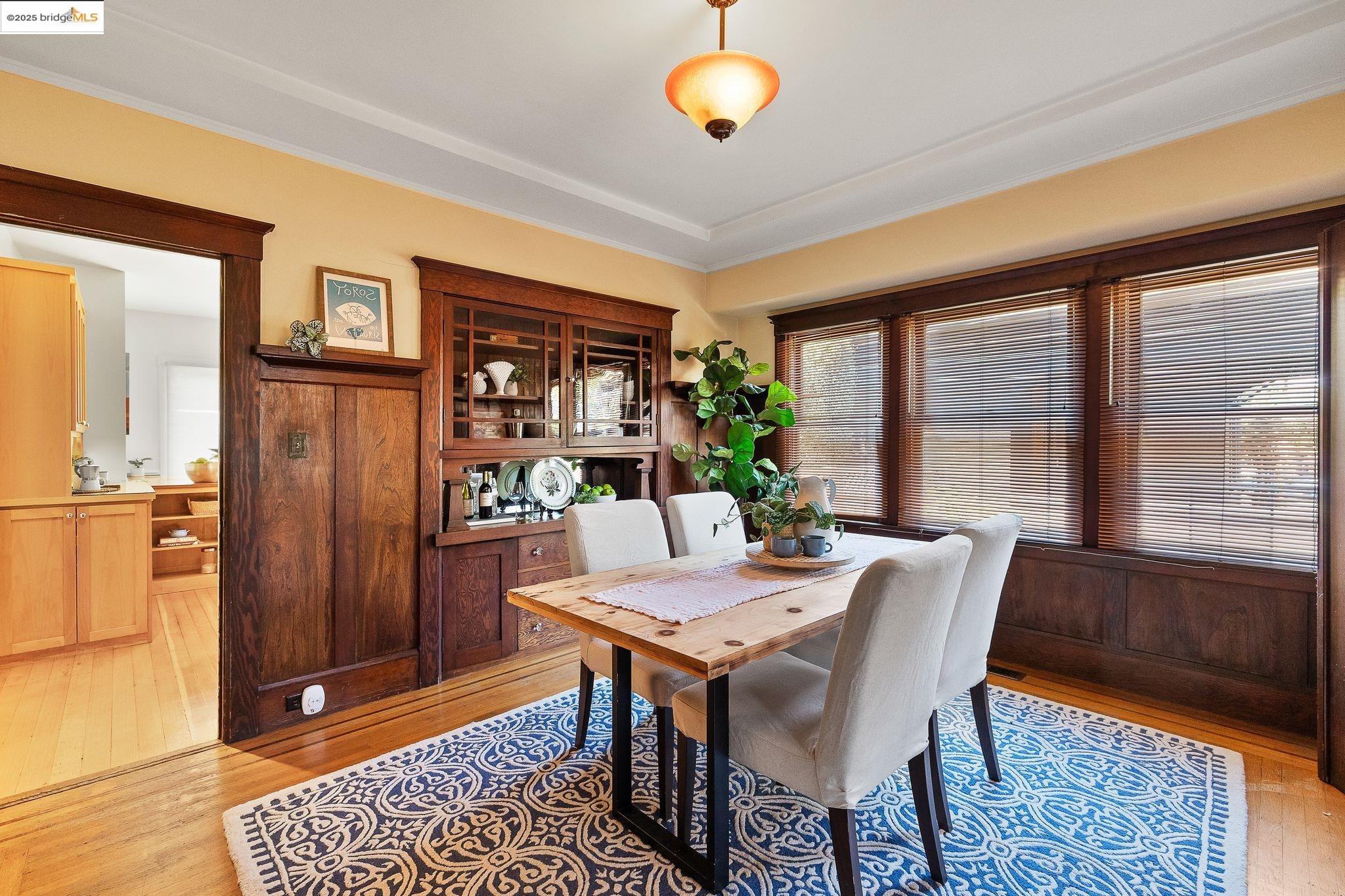 Detail Gallery Image 11 of 60 For 393 43rd St, Oakland,  CA 94609 - 2 Beds | 1 Baths
