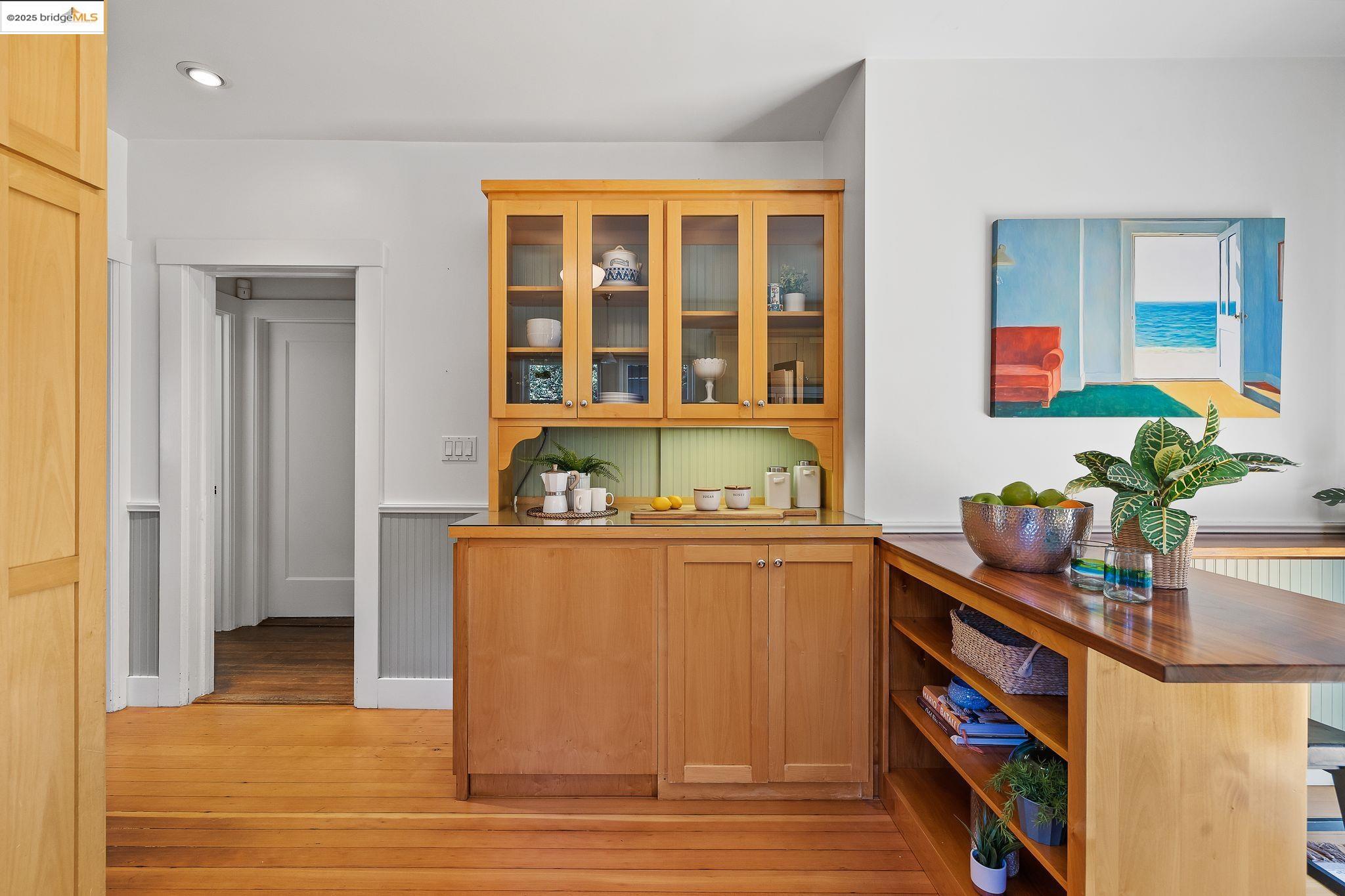 Detail Gallery Image 18 of 60 For 393 43rd St, Oakland,  CA 94609 - 2 Beds | 1 Baths