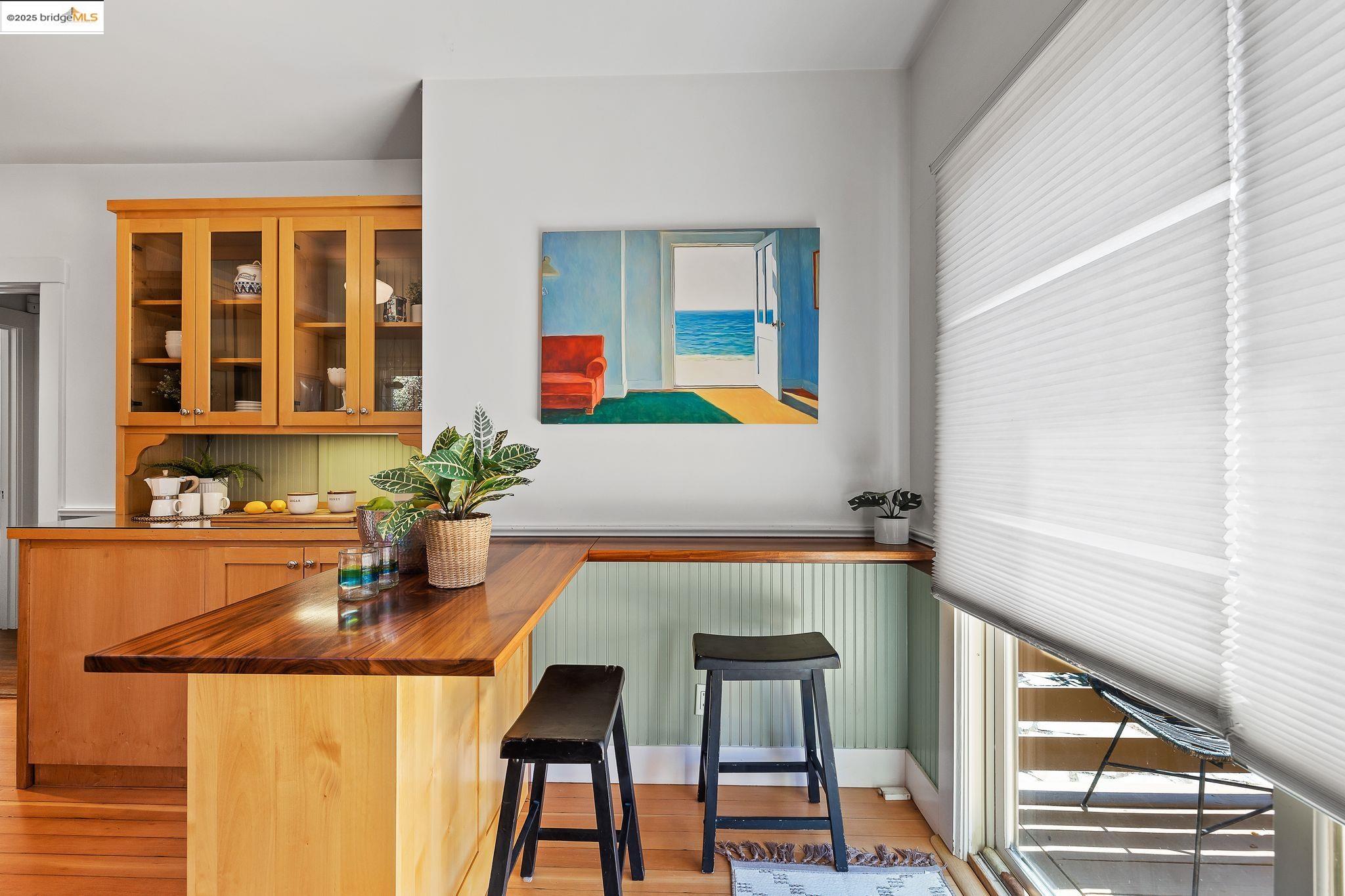 Detail Gallery Image 25 of 60 For 393 43rd St, Oakland,  CA 94609 - 2 Beds | 1 Baths