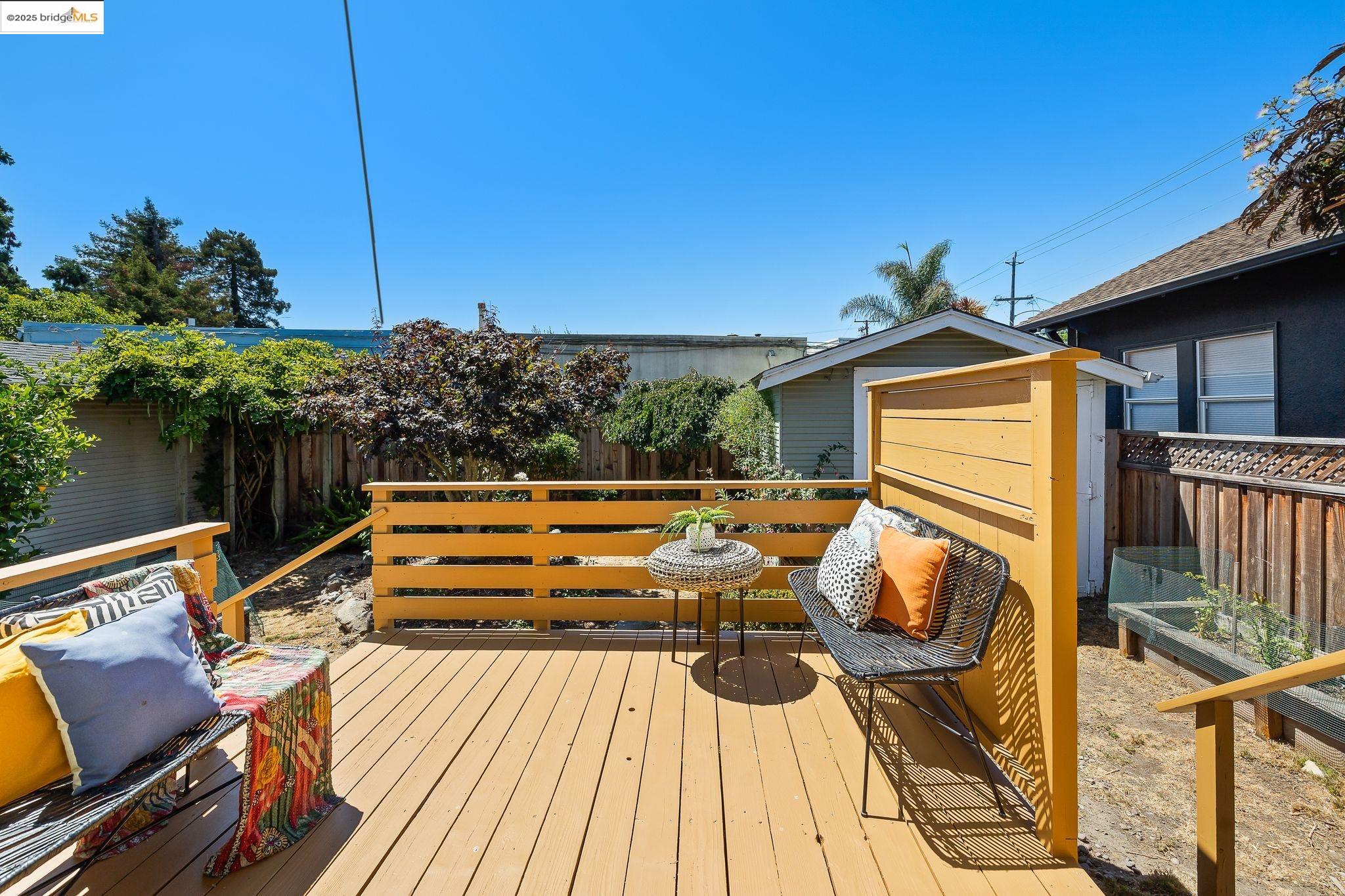Detail Gallery Image 42 of 60 For 393 43rd St, Oakland,  CA 94609 - 2 Beds | 1 Baths