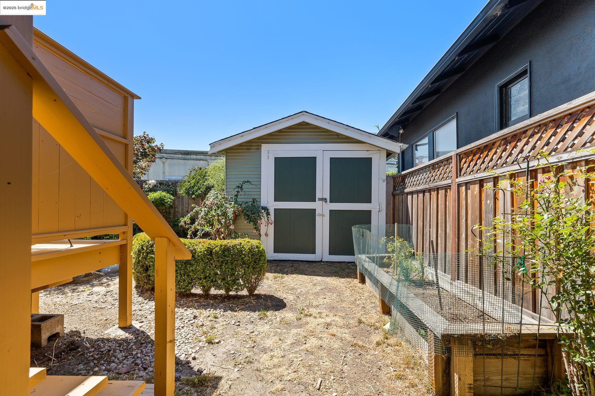 Detail Gallery Image 46 of 60 For 393 43rd St, Oakland,  CA 94609 - 2 Beds | 1 Baths