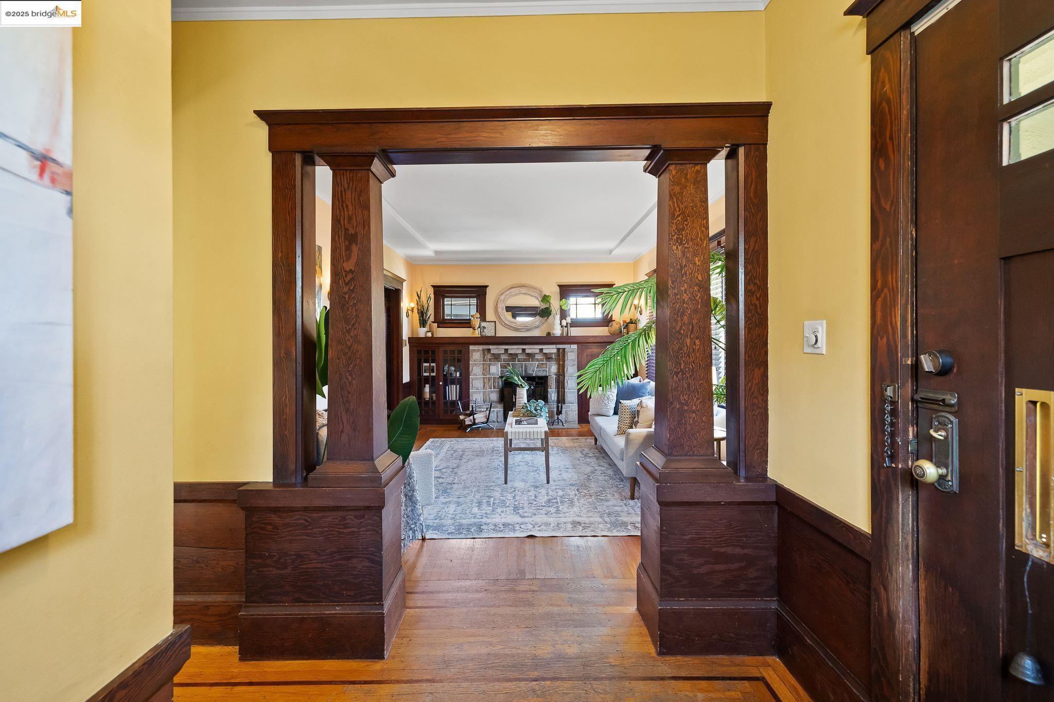 Detail Gallery Image 6 of 60 For 393 43rd St, Oakland,  CA 94609 - 2 Beds | 1 Baths