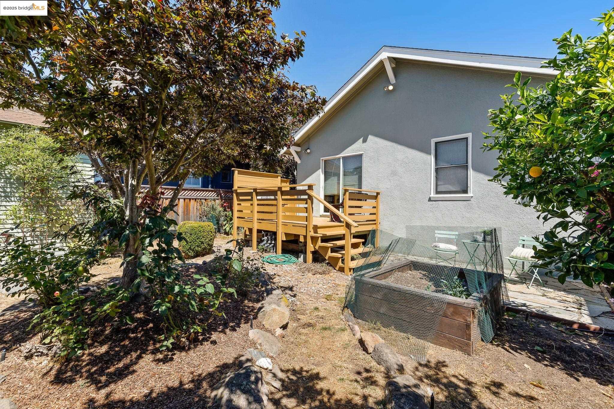 Detail Gallery Image 52 of 60 For 393 43rd St, Oakland,  CA 94609 - 2 Beds | 1 Baths