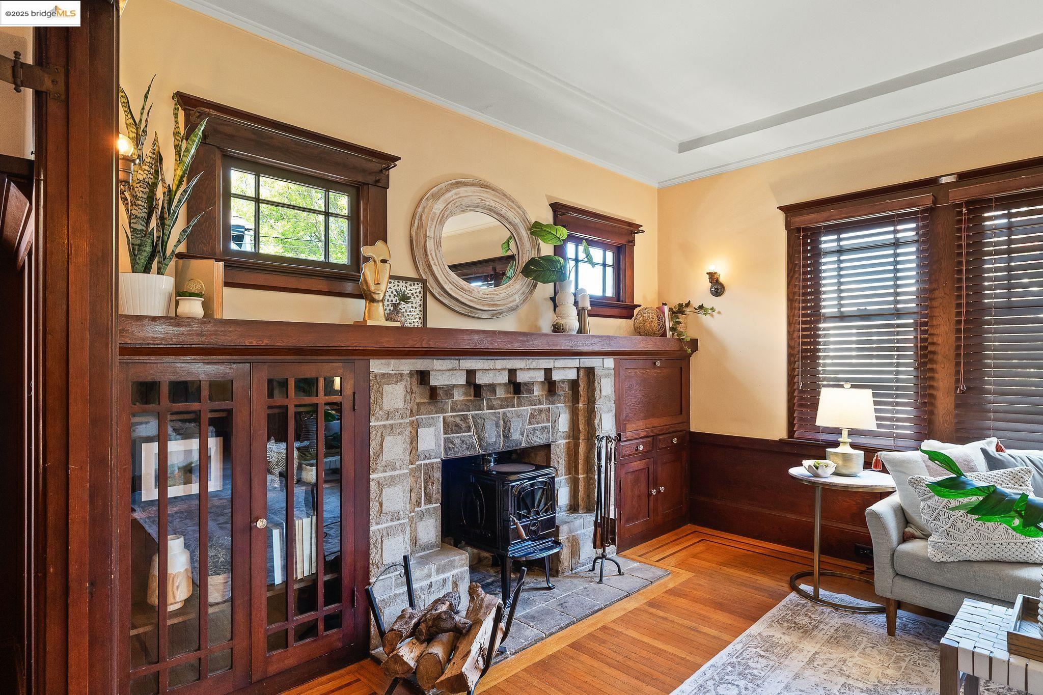 Detail Gallery Image 10 of 60 For 393 43rd St, Oakland,  CA 94609 - 2 Beds | 1 Baths