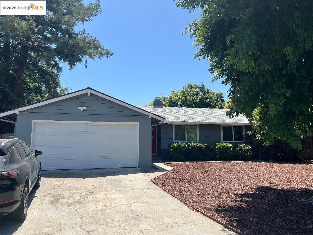 Detail Gallery Image 1 of 12 For 35 Baylor Ln, Pleasant Hill,  CA 94523 - 3 Beds | 2 Baths