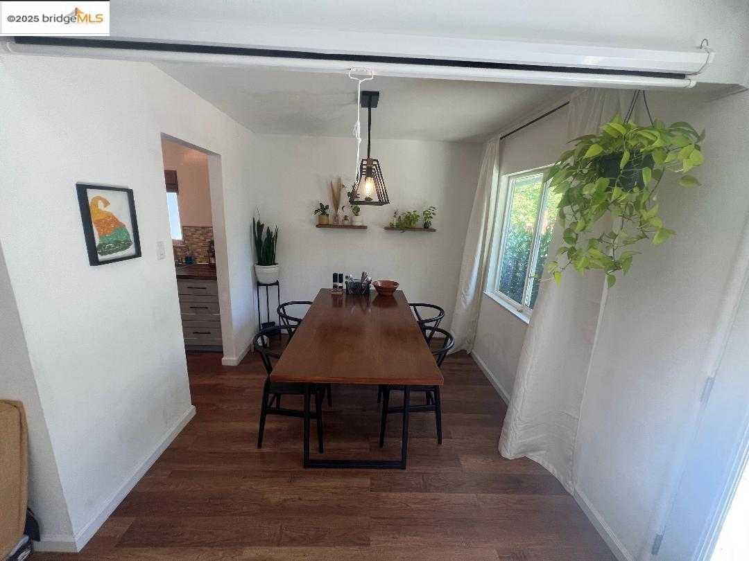 Detail Gallery Image 5 of 12 For 35 Baylor Ln, Pleasant Hill,  CA 94523 - 3 Beds | 2 Baths