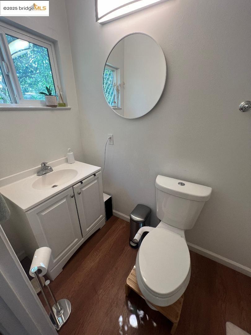 Detail Gallery Image 9 of 12 For 35 Baylor Ln, Pleasant Hill,  CA 94523 - 3 Beds | 2 Baths