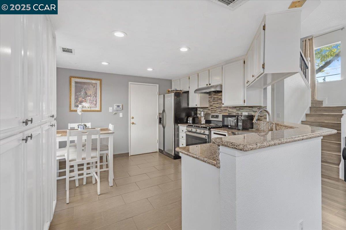 Detail Gallery Image 11 of 51 For 301 Grangnelli Ave, Antioch,  CA 94509 - 3 Beds | 3 Baths