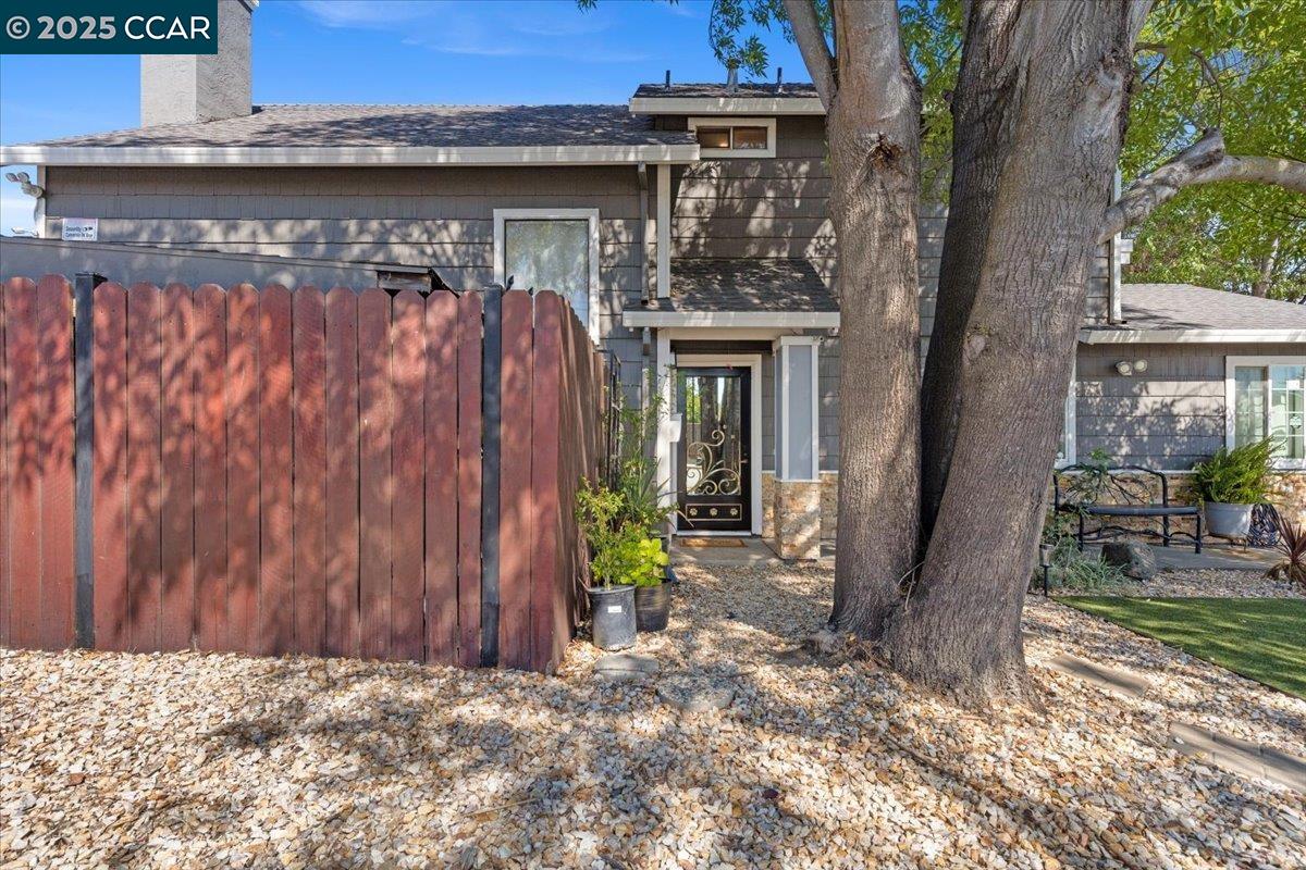 Detail Gallery Image 3 of 51 For 301 Grangnelli Ave, Antioch,  CA 94509 - 3 Beds | 3 Baths
