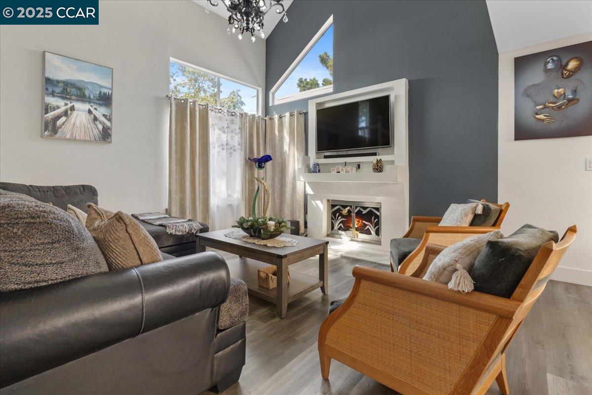 Detail Gallery Image 8 of 51 For 301 Grangnelli Ave, Antioch,  CA 94509 - 3 Beds | 3 Baths