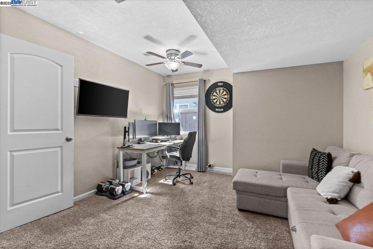 Detail Gallery Image 11 of 41 For 3869 Silver Oaks Way, Livermore,  CA 94550 - 3 Beds | 2 Baths