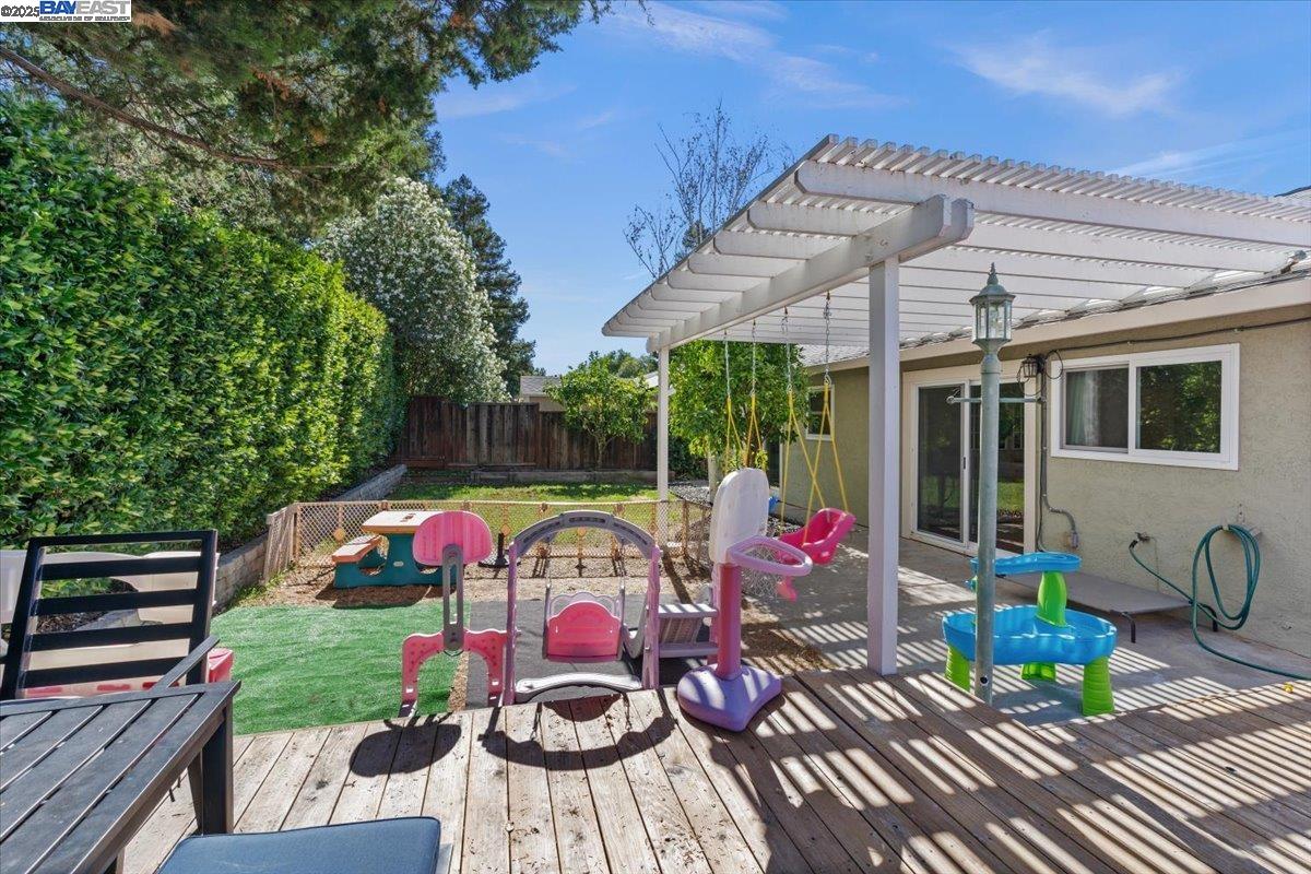 Detail Gallery Image 26 of 41 For 3869 Silver Oaks Way, Livermore,  CA 94550 - 3 Beds | 2 Baths