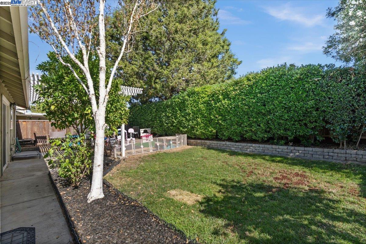 Detail Gallery Image 28 of 41 For 3869 Silver Oaks Way, Livermore,  CA 94550 - 3 Beds | 2 Baths