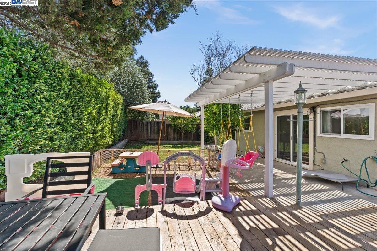 Detail Gallery Image 31 of 41 For 3869 Silver Oaks Way, Livermore,  CA 94550 - 3 Beds | 2 Baths