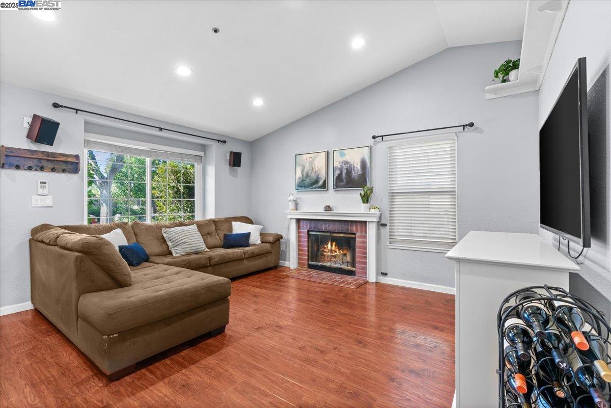 Detail Gallery Image 6 of 41 For 3869 Silver Oaks Way, Livermore,  CA 94550 - 3 Beds | 2 Baths