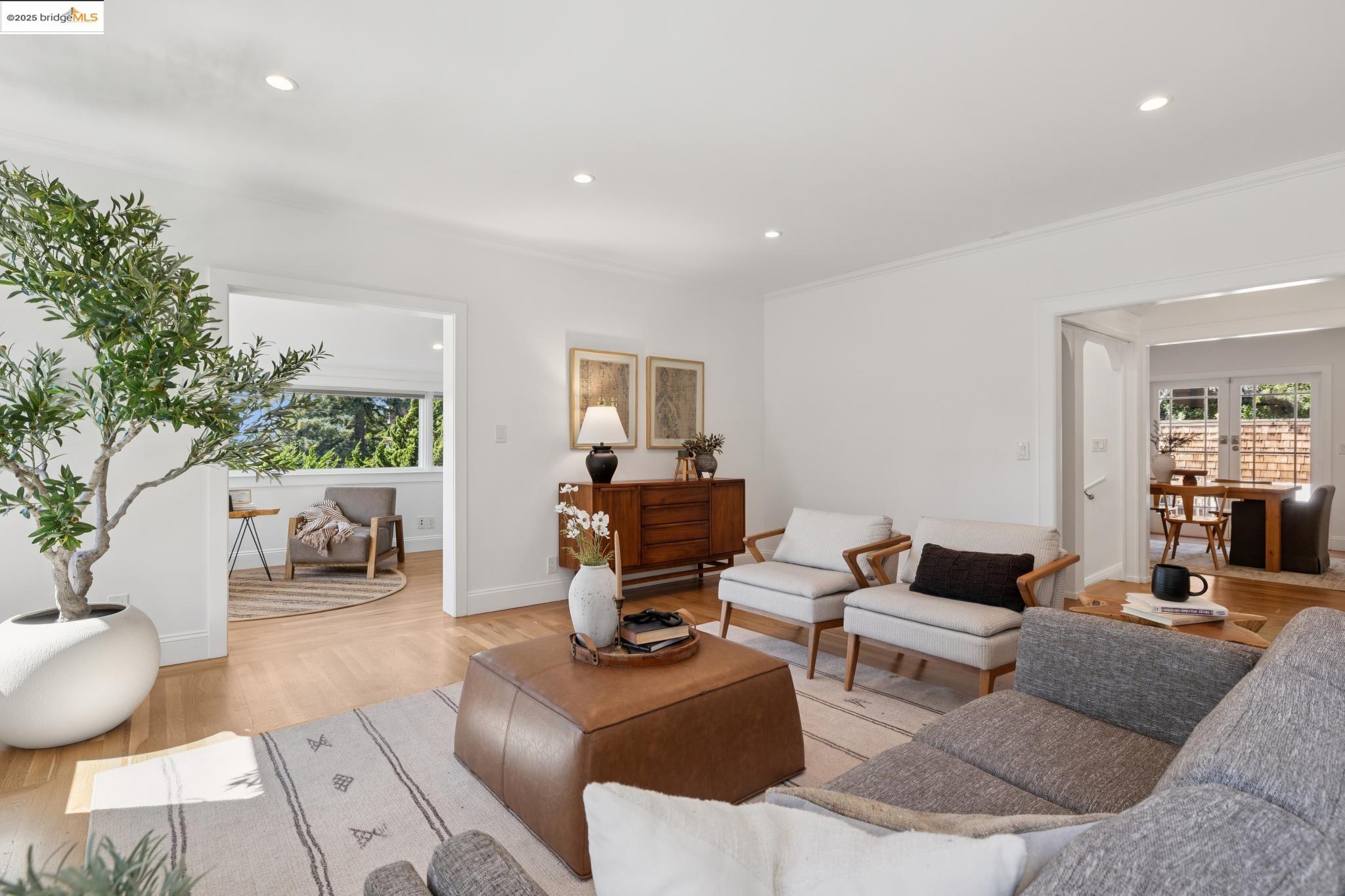 Detail Gallery Image 14 of 60 For 753 Kingston Ave, Oakland,  CA 94611 - 3 Beds | 3/1 Baths
