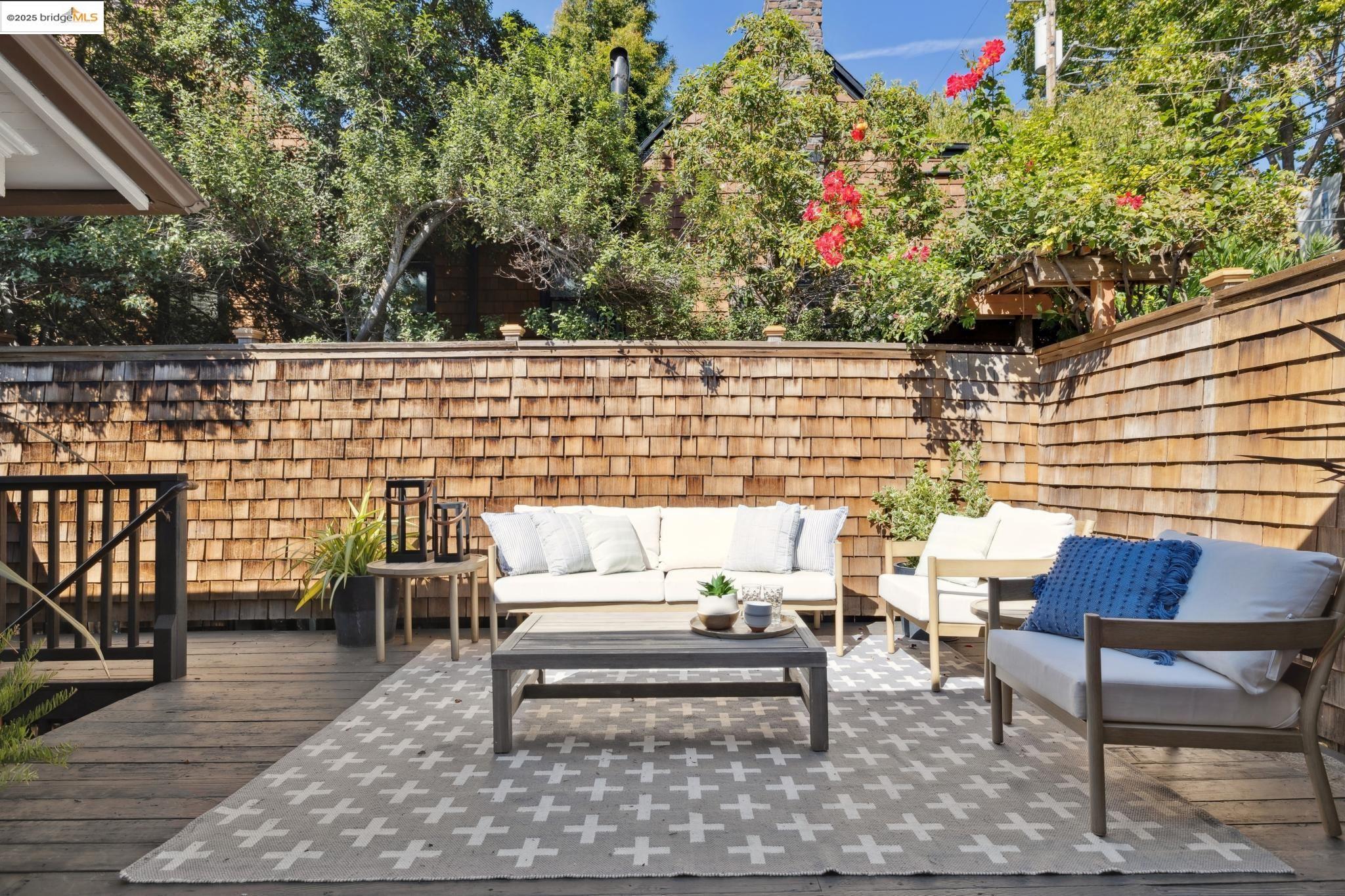 Detail Gallery Image 19 of 60 For 753 Kingston Ave, Oakland,  CA 94611 - 3 Beds | 3/1 Baths