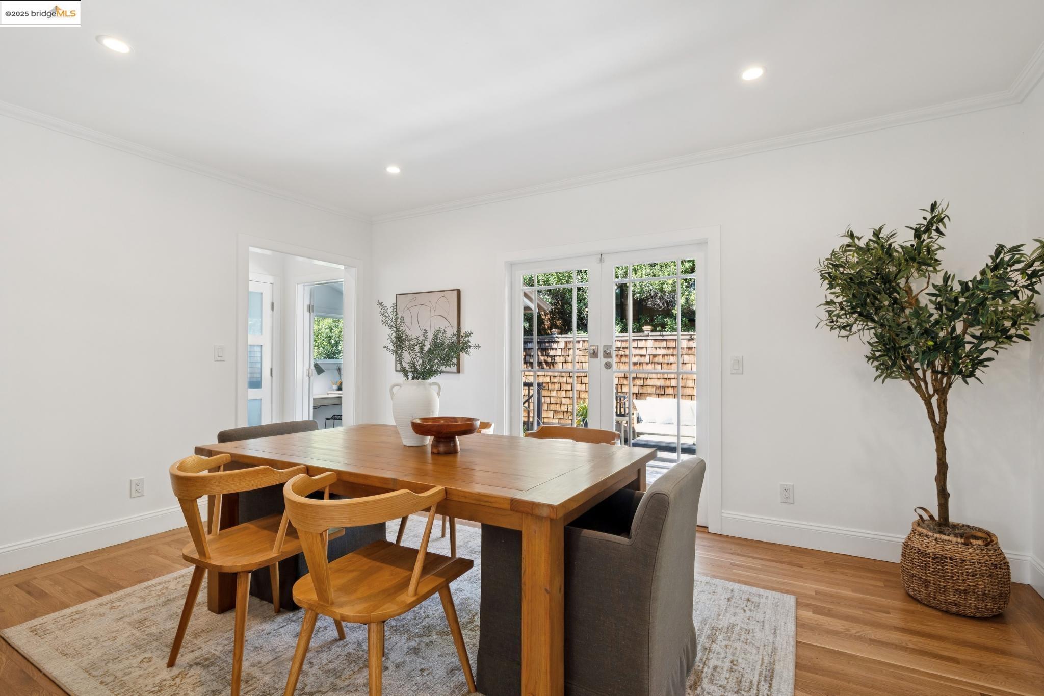 Detail Gallery Image 20 of 60 For 753 Kingston Ave, Oakland,  CA 94611 - 3 Beds | 3/1 Baths