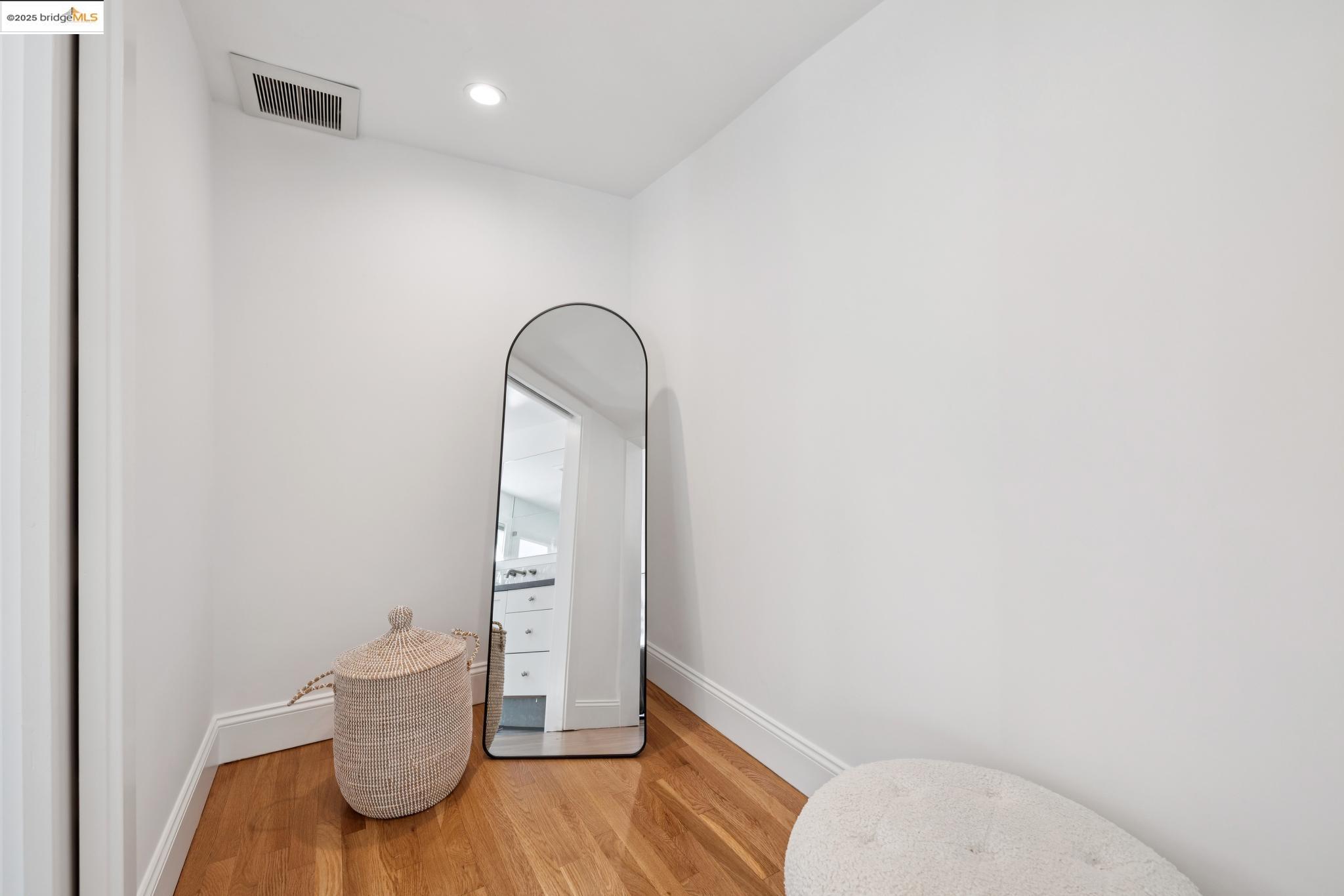 Detail Gallery Image 39 of 60 For 753 Kingston Ave, Oakland,  CA 94611 - 3 Beds | 3/1 Baths