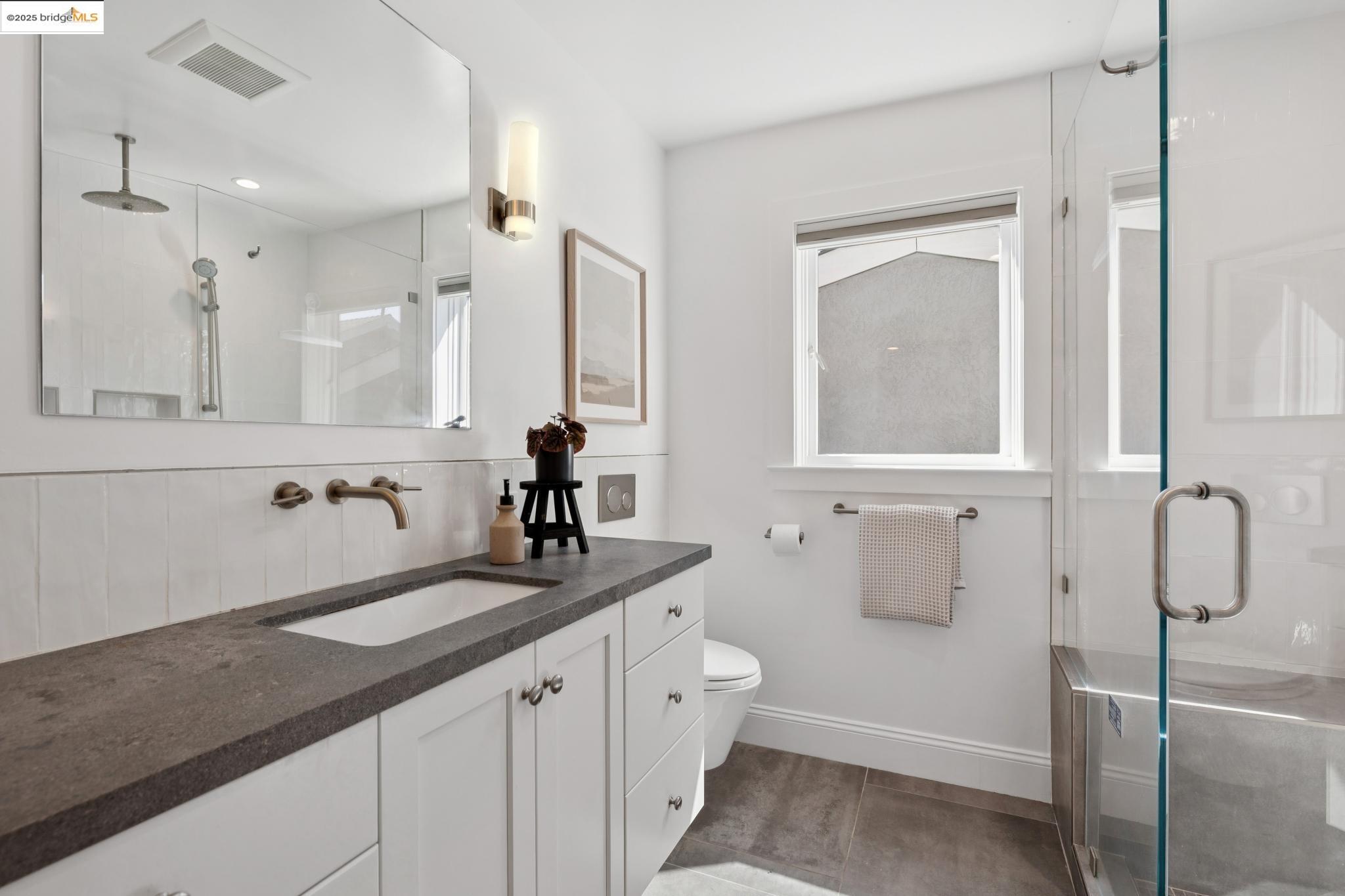 Detail Gallery Image 43 of 60 For 753 Kingston Ave, Oakland,  CA 94611 - 3 Beds | 3/1 Baths