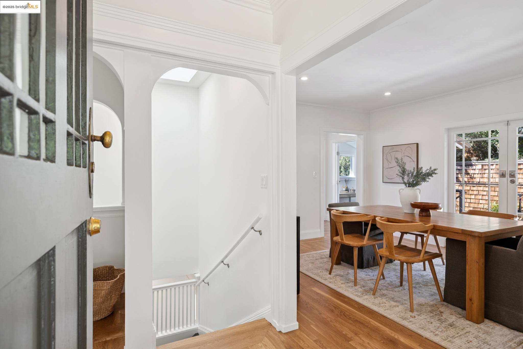 Detail Gallery Image 6 of 60 For 753 Kingston Ave, Oakland,  CA 94611 - 3 Beds | 3/1 Baths