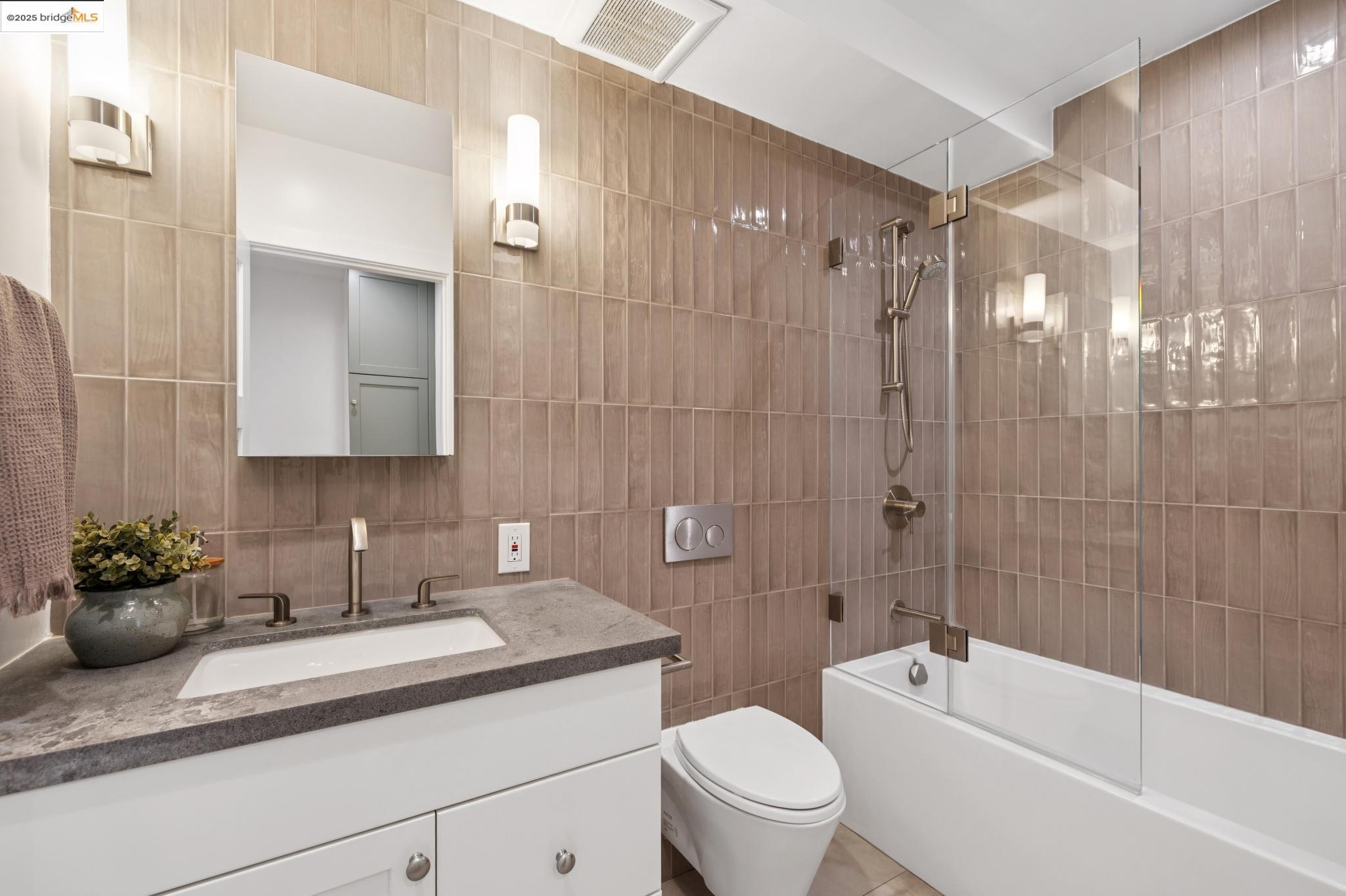 Detail Gallery Image 52 of 60 For 753 Kingston Ave, Oakland,  CA 94611 - 3 Beds | 3/1 Baths