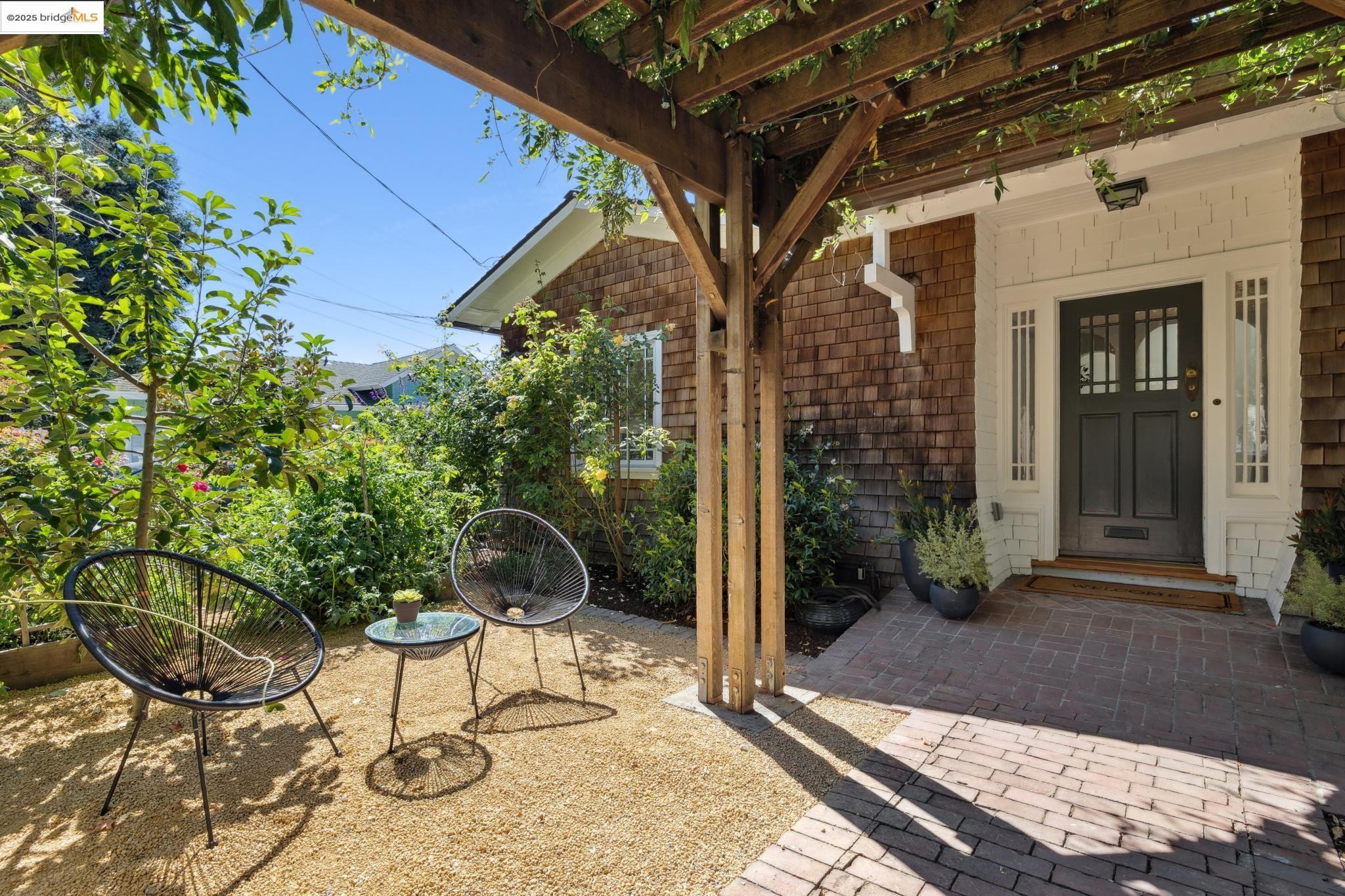 Detail Gallery Image 57 of 60 For 753 Kingston Ave, Oakland,  CA 94611 - 3 Beds | 3/1 Baths