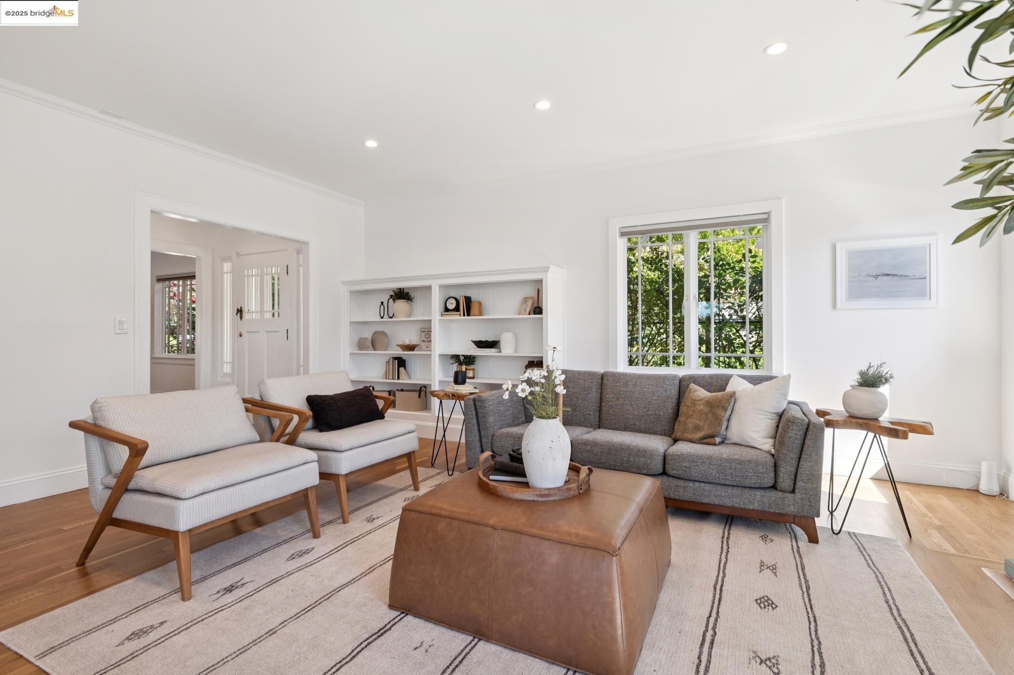 Detail Gallery Image 10 of 60 For 753 Kingston Ave, Oakland,  CA 94611 - 3 Beds | 3/1 Baths