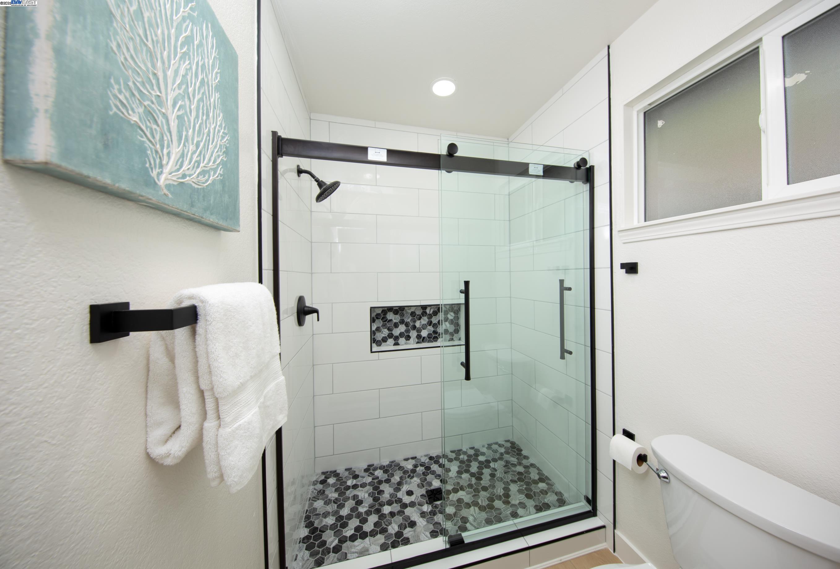 Detail Gallery Image 14 of 21 For 1392 Springview Ct., Concord,  CA 94521 - 3 Beds | 2 Baths