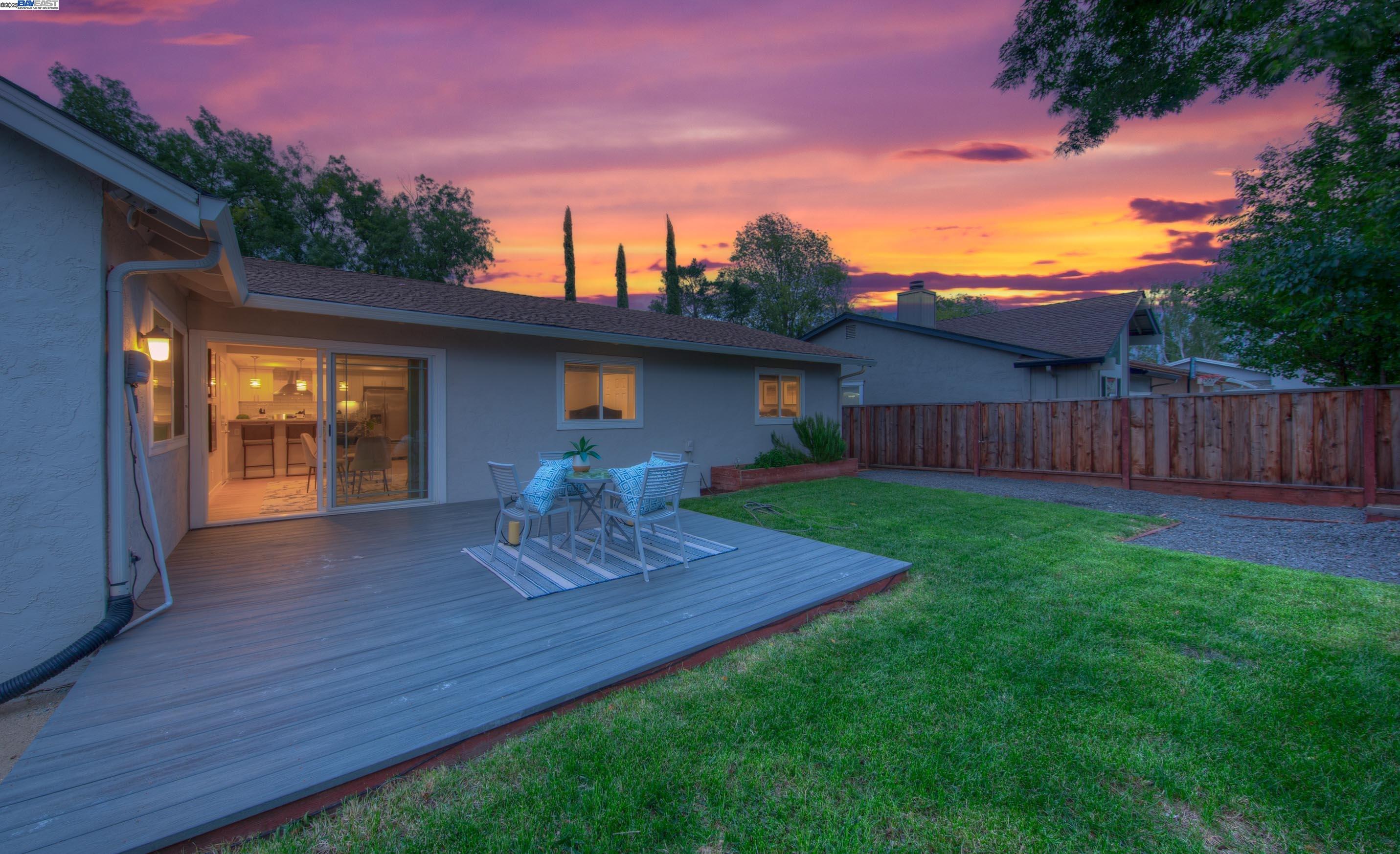 Detail Gallery Image 17 of 21 For 1392 Springview Ct., Concord,  CA 94521 - 3 Beds | 2 Baths