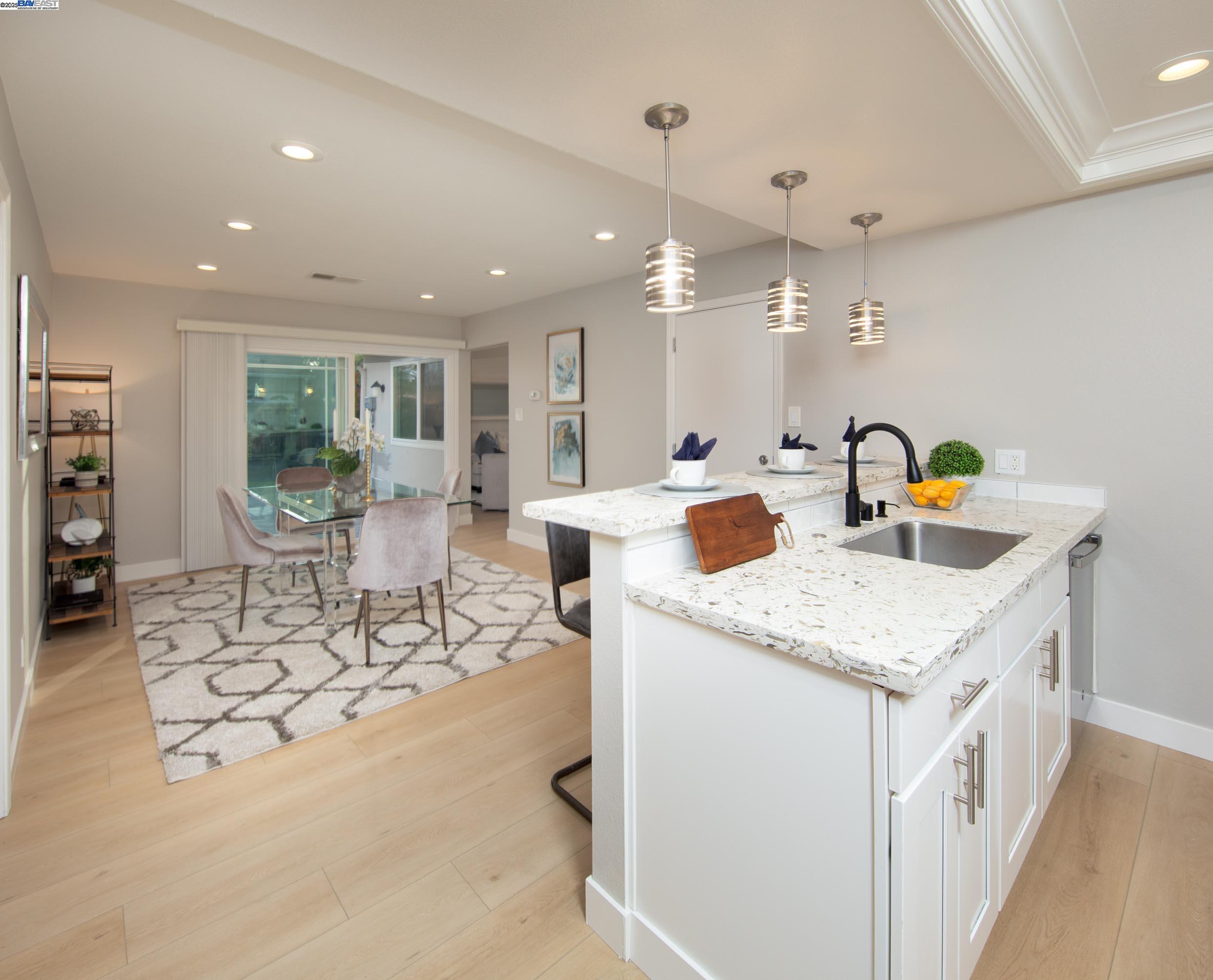 Detail Gallery Image 7 of 21 For 1392 Springview Ct., Concord,  CA 94521 - 3 Beds | 2 Baths