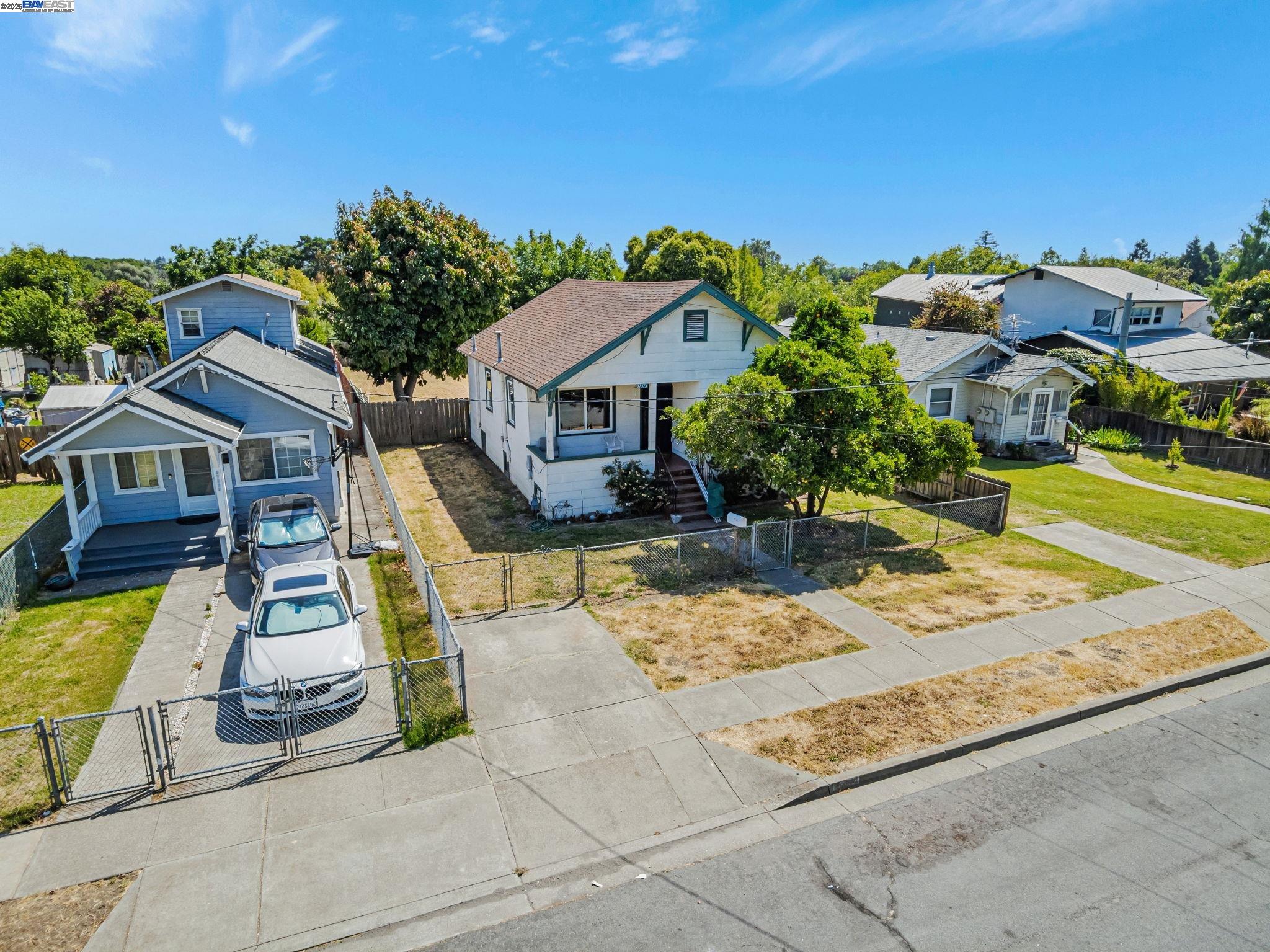 Detail Gallery Image 2 of 56 For 37373 3rd St, Fremont,  CA 94536 - 3 Beds | 1 Baths