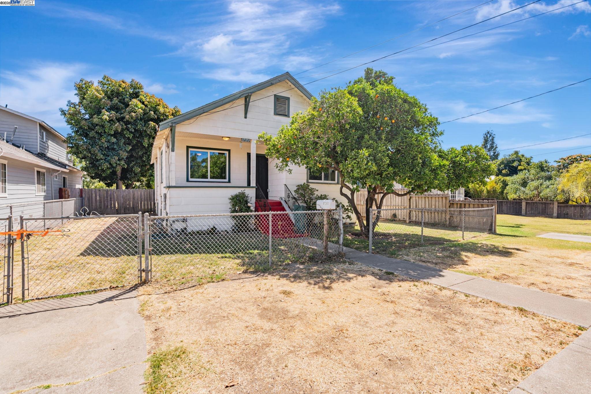 Detail Gallery Image 3 of 56 For 37373 3rd St, Fremont,  CA 94536 - 3 Beds | 1 Baths