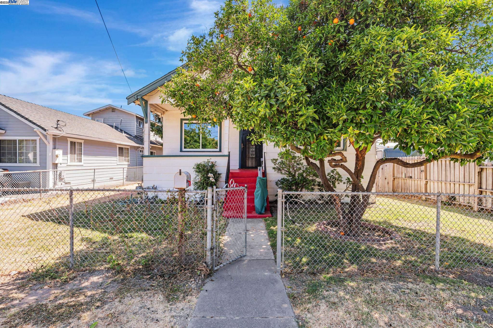 Detail Gallery Image 4 of 56 For 37373 3rd St, Fremont,  CA 94536 - 3 Beds | 1 Baths