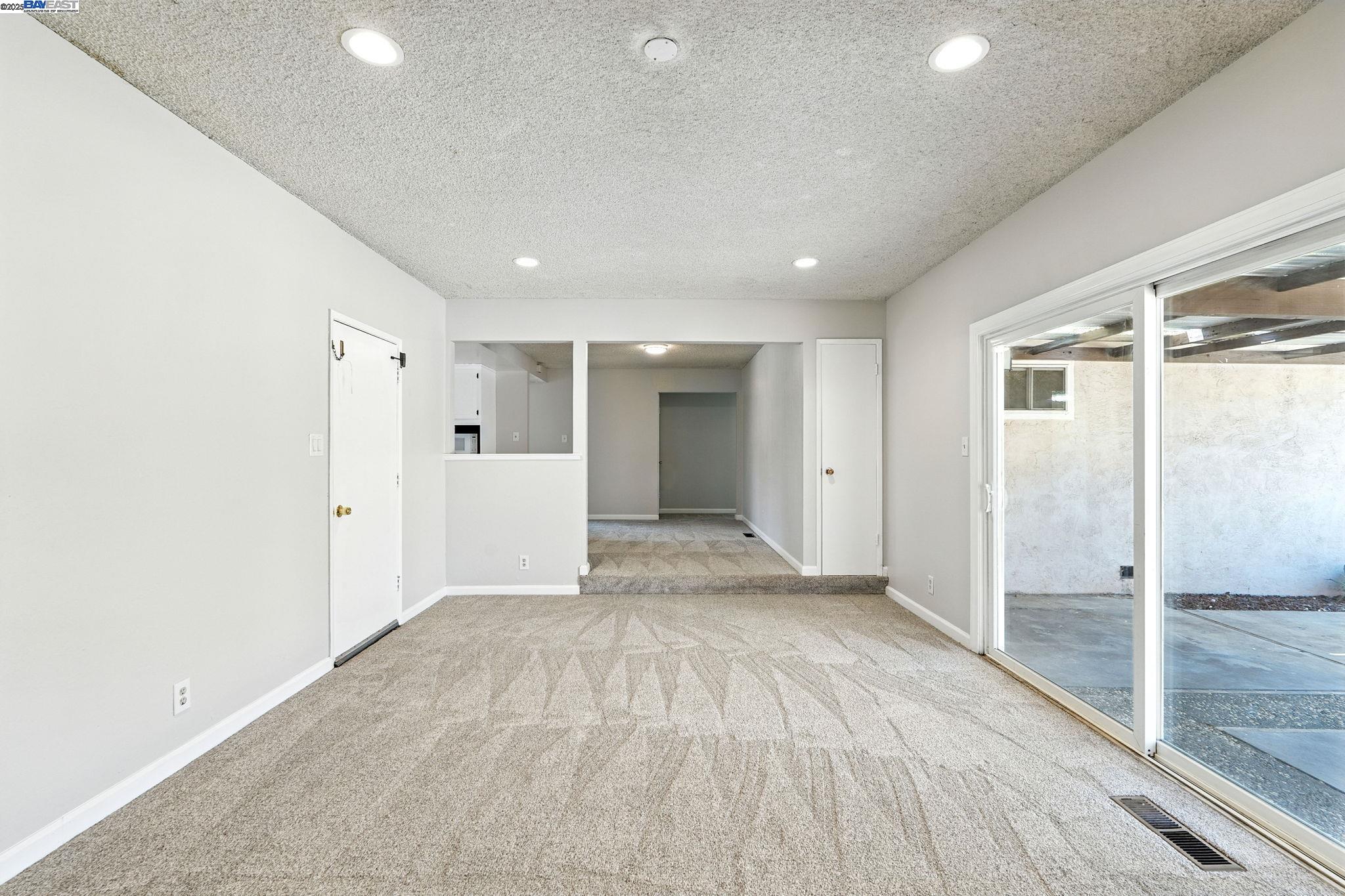 Detail Gallery Image 13 of 27 For 2924 Ventura Ct, Antioch,  CA 94509 - 4 Beds | 2 Baths
