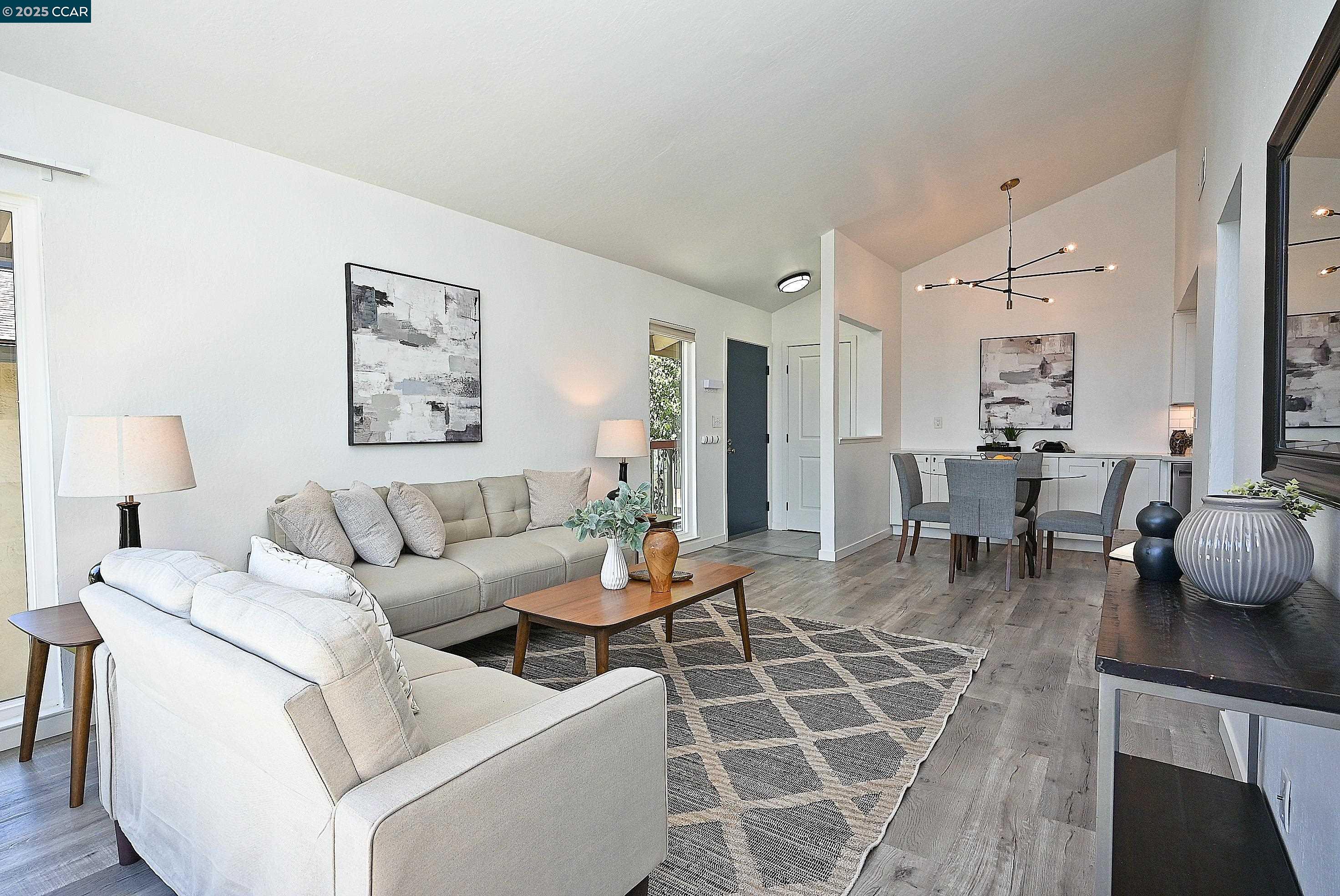 Photo #11: 41107644 Listing: Photo #11