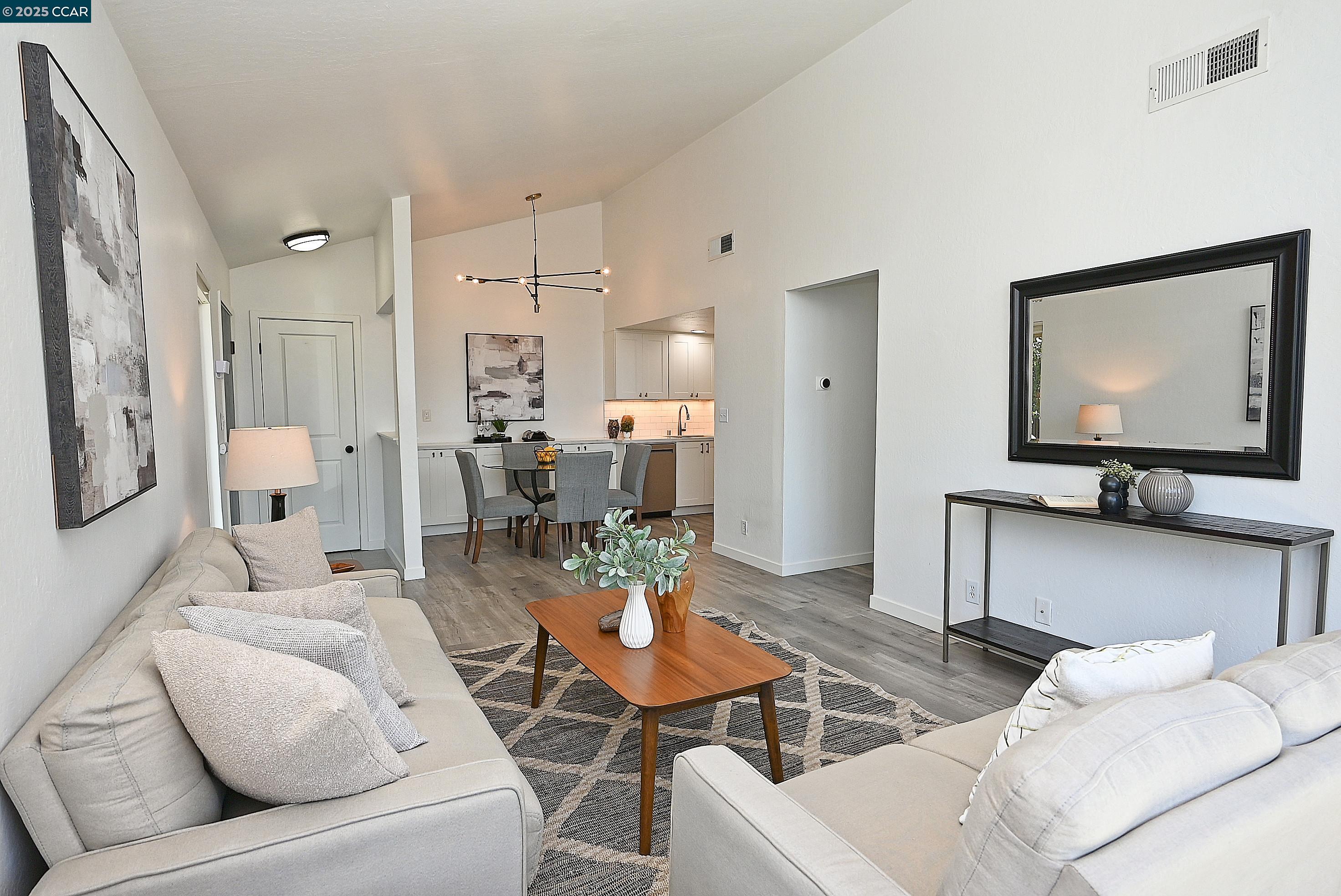 Photo #12: 41107644 Listing: Photo #12