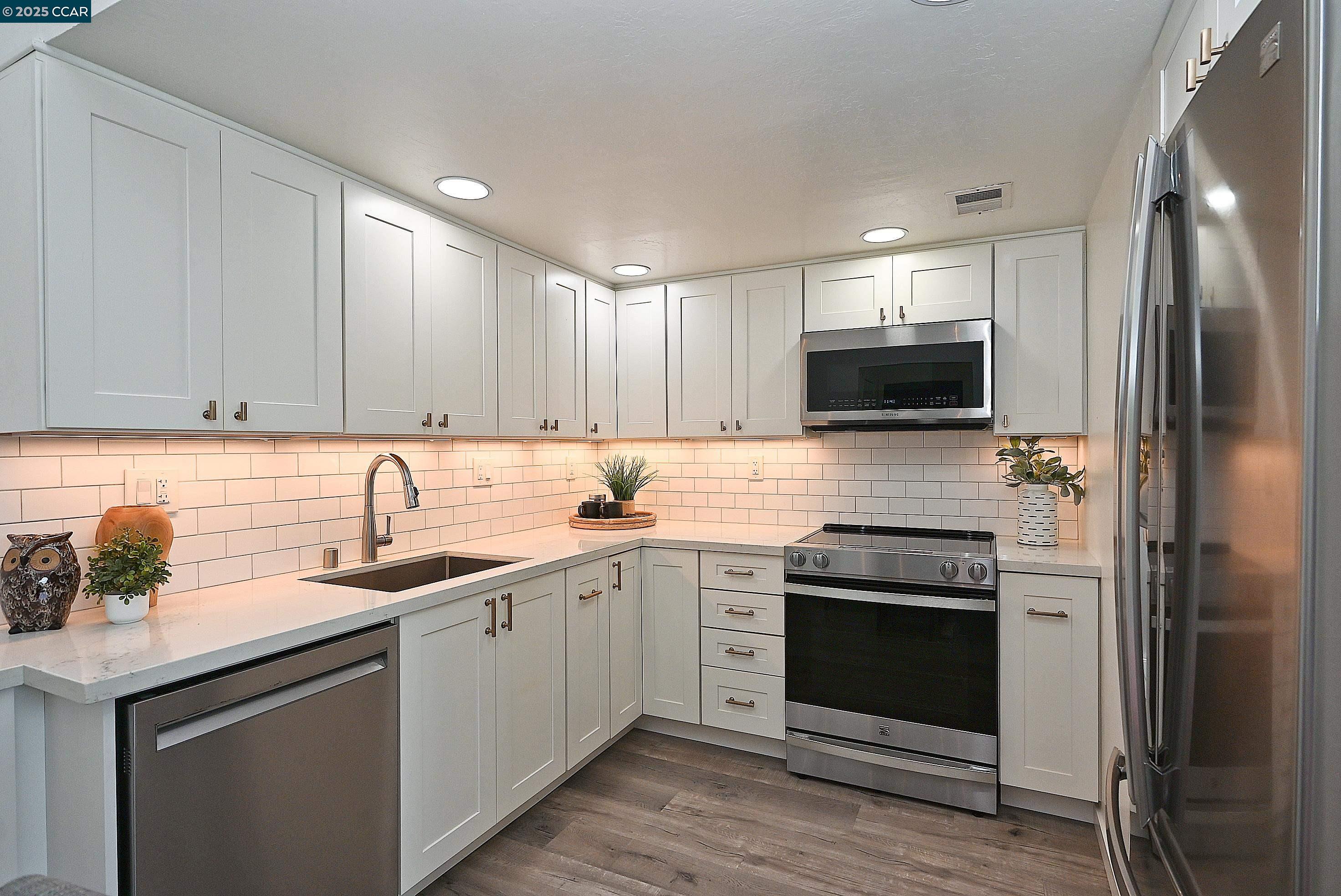 Photo #17: 41107644 Listing: Photo #17