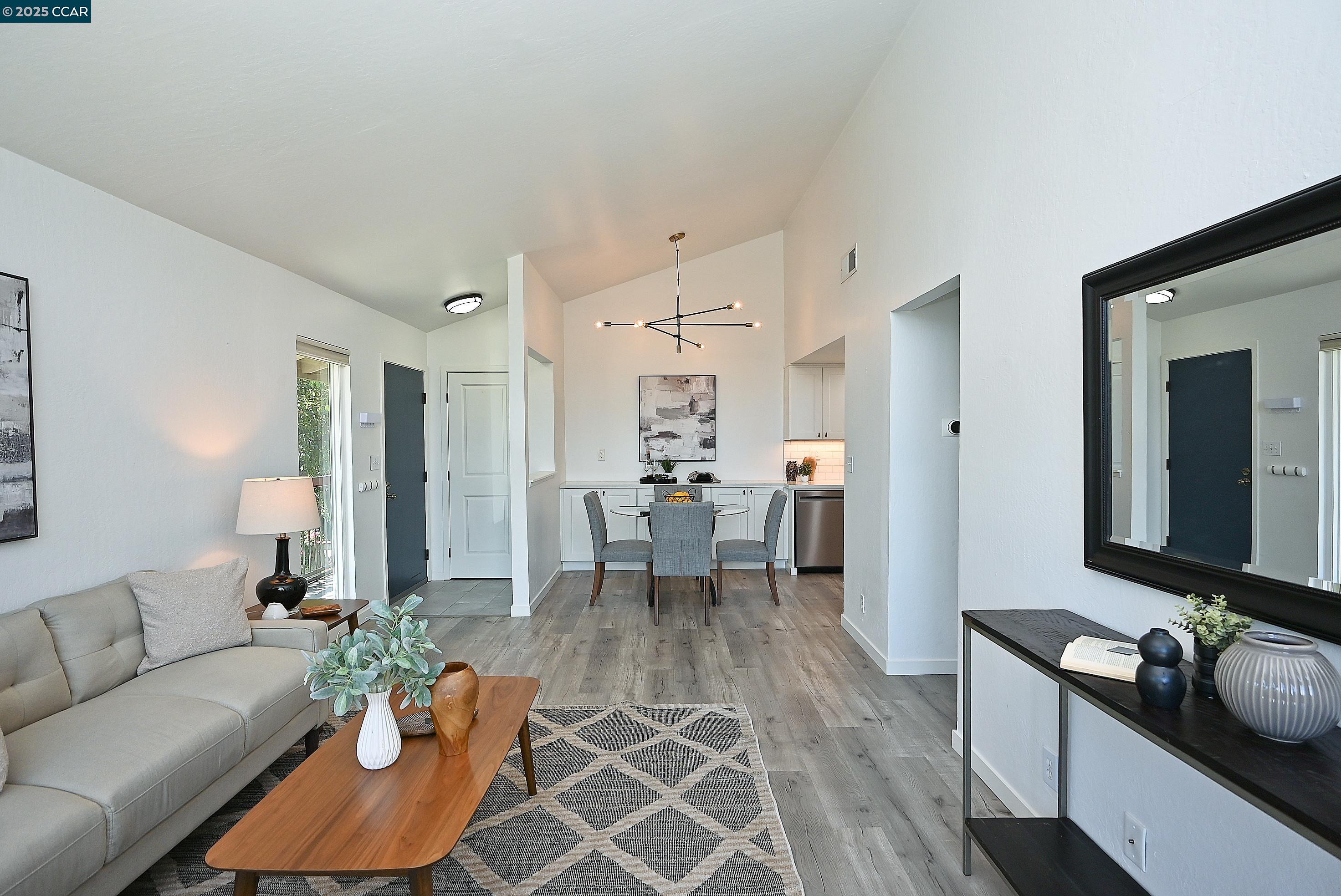 Photo #10: 41107644 Listing: Photo #10